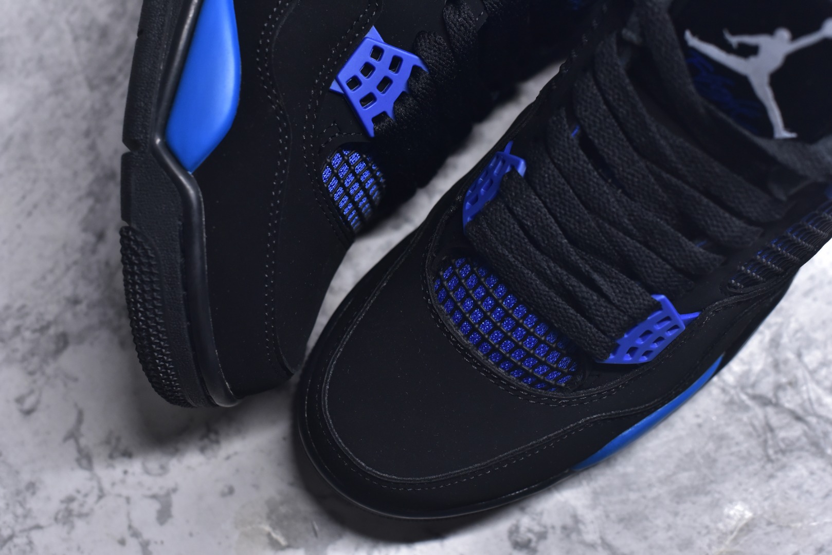 图片[8]-#Air Jordan AJ4 Retro 耗时半年巨作 全套原纸板楦头开发 调试30余版 确保原汁原味完美呈现四代版型 一比一鞋头弧度高度趴度鞋身弧度 此版本只针对中端市场 皮料材质有所更替 其他数据细节工艺流程均保持公司一致 细节品控鞋型随意秒杀市面3XX 4XX 原厂TPU网格鞋带扣 正确内里网布 菱角分明不变形无多余毛边 柔软性质感一致于原鞋 原厂织唛标 原厂飞人电绣工艺 独家绑鞋带手法 印刷中底布 四线拉帮 米色美纹纸贴合固定 进口港宝加持 后跟自然饱满 全鞋荧光划线卡点 追求极致完美 每一双都是工艺品 多重QC质检 超越公司货的品控标准 实实在在的免检产品 尺码：40 40.5 41 42 42.5 43 44 44.5 45 46 47.5-选品中心