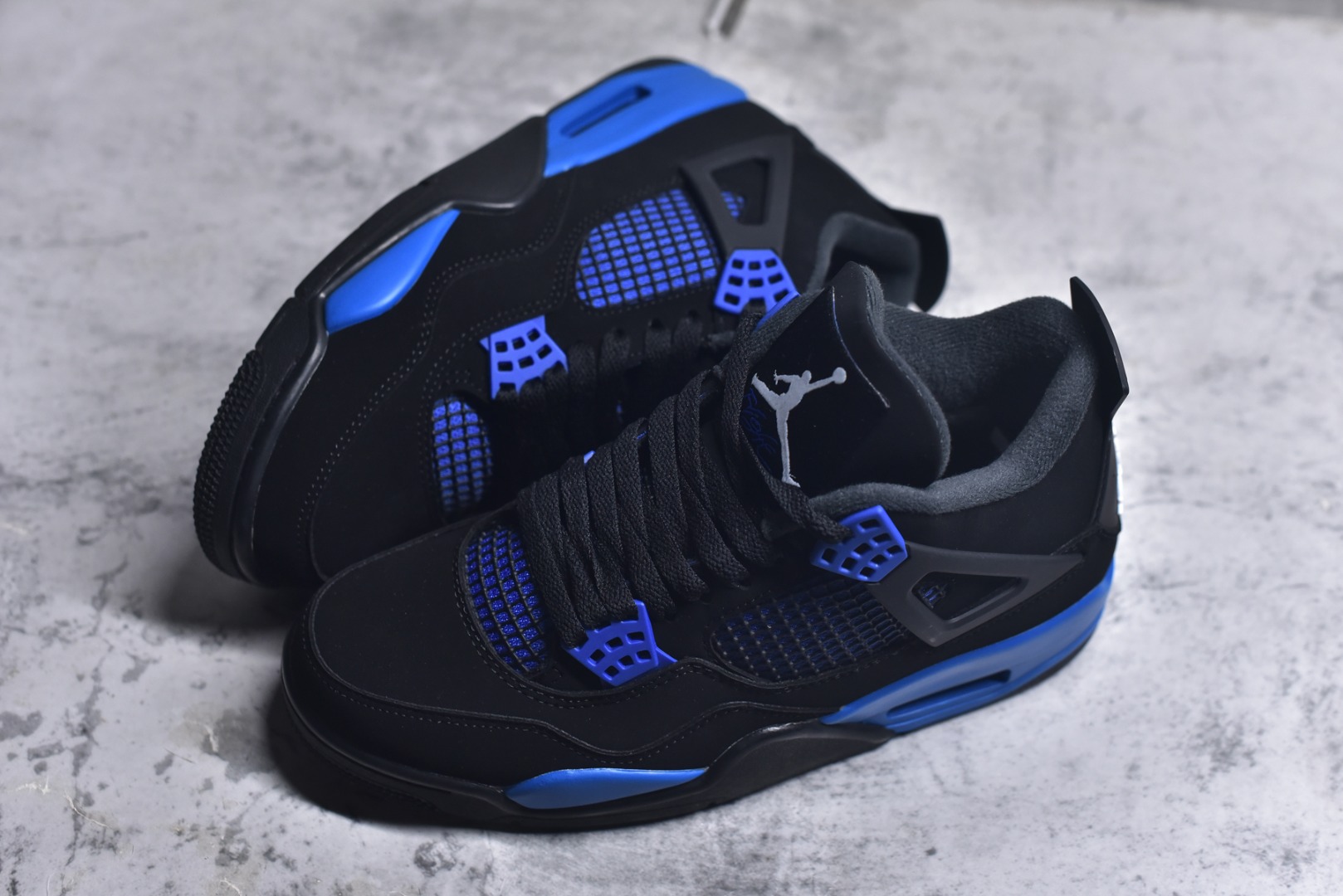 图片[7]-#Air Jordan AJ4 Retro 耗时半年巨作 全套原纸板楦头开发 调试30余版 确保原汁原味完美呈现四代版型 一比一鞋头弧度高度趴度鞋身弧度 此版本只针对中端市场 皮料材质有所更替 其他数据细节工艺流程均保持公司一致 细节品控鞋型随意秒杀市面3XX 4XX 原厂TPU网格鞋带扣 正确内里网布 菱角分明不变形无多余毛边 柔软性质感一致于原鞋 原厂织唛标 原厂飞人电绣工艺 独家绑鞋带手法 印刷中底布 四线拉帮 米色美纹纸贴合固定 进口港宝加持 后跟自然饱满 全鞋荧光划线卡点 追求极致完美 每一双都是工艺品 多重QC质检 超越公司货的品控标准 实实在在的免检产品 尺码：40 40.5 41 42 42.5 43 44 44.5 45 46 47.5-选品中心