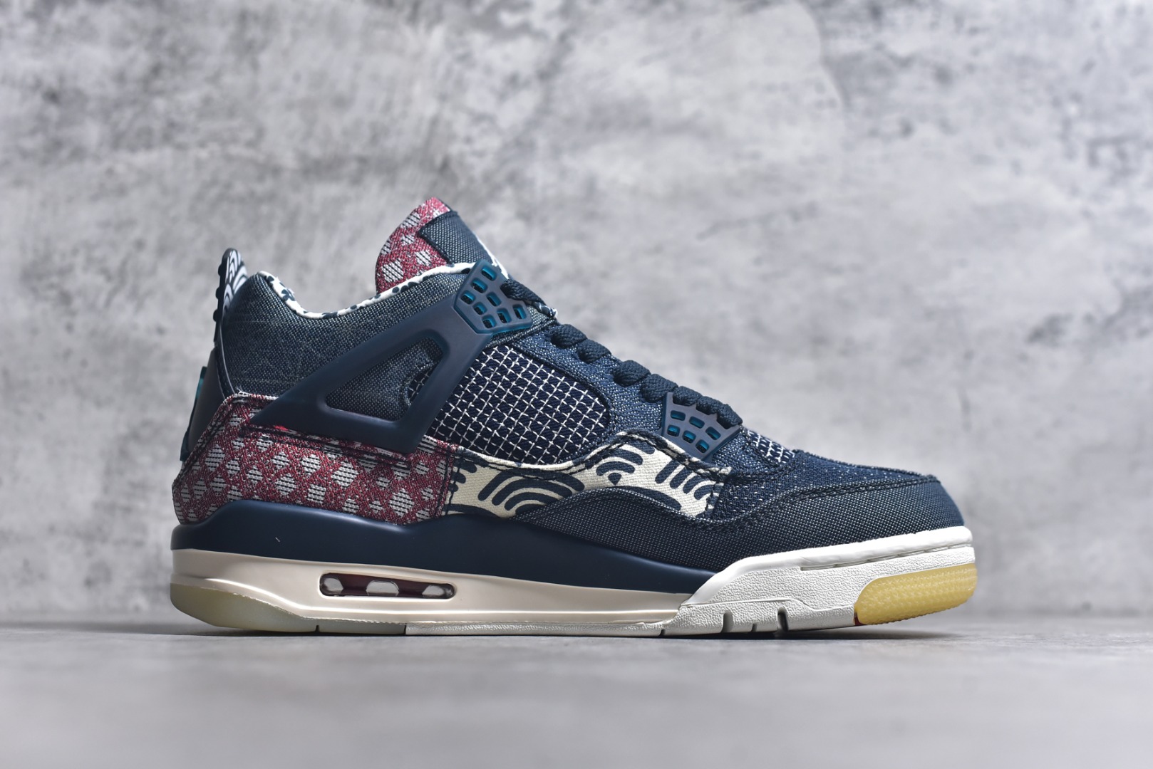 图片[3]-#Air Jordan AJ4 Retro 耗时半年巨作 全套原纸板楦头开发 调试30余版 确保原汁原味完美呈现四代版型 一比一鞋头弧度高度趴度鞋身弧度 此版本只针对中端市场 皮料材质有所更替 其他数据细节工艺流程均保持公司一致 细节品控鞋型随意秒杀市面3XX 4XX 原厂TPU网格鞋带扣 正确内里网布 菱角分明不变形无多余毛边 柔软性质感一致于原鞋 原厂织唛标 原厂飞人电绣工艺 独家绑鞋带手法 印刷中底布 四线拉帮 米色美纹纸贴合固定 进口港宝加持 后跟自然饱满 全鞋荧光划线卡点 追求极致完美 每一双都是工艺品 多重QC质检 超越公司货的品控标准 实实在在的免检产品 尺码：40 40.5 41 42 42.5 43 44 44.5 45 46 47.5-选品中心