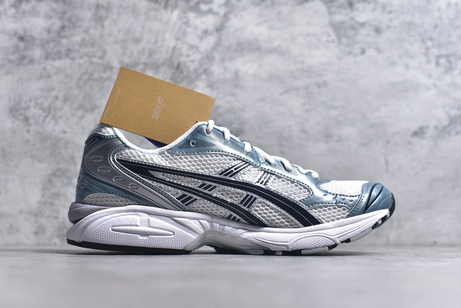 图片[3]-#Asics Gel-Kayano K14 亚瑟士系列复古舒适织物合成革减震防滑耐磨低帮休闲跑步鞋 市场顶级版本 原装纸板楦头开发 独家私模五层组合大底 原厂定制缓震硅胶加持 原盒原配 官方四联吊牌 一比一同步原鞋工艺和用料 鞋面原厂“三明治”多层网布 区别其他同价版本 鞋垫采用原厂OrthoLite欧索莱材质 非普通海玻璃鞋垫 后跟一样采用了GEL缓震胶 整体系列设计非常的科技感 锻炼跑步的同时让你一样时尚百搭 尺码：36 37 37.5 38 39 39.5 40 40.5 41.5 42 42.5 43.5 44 44.5 45 46-选品中心