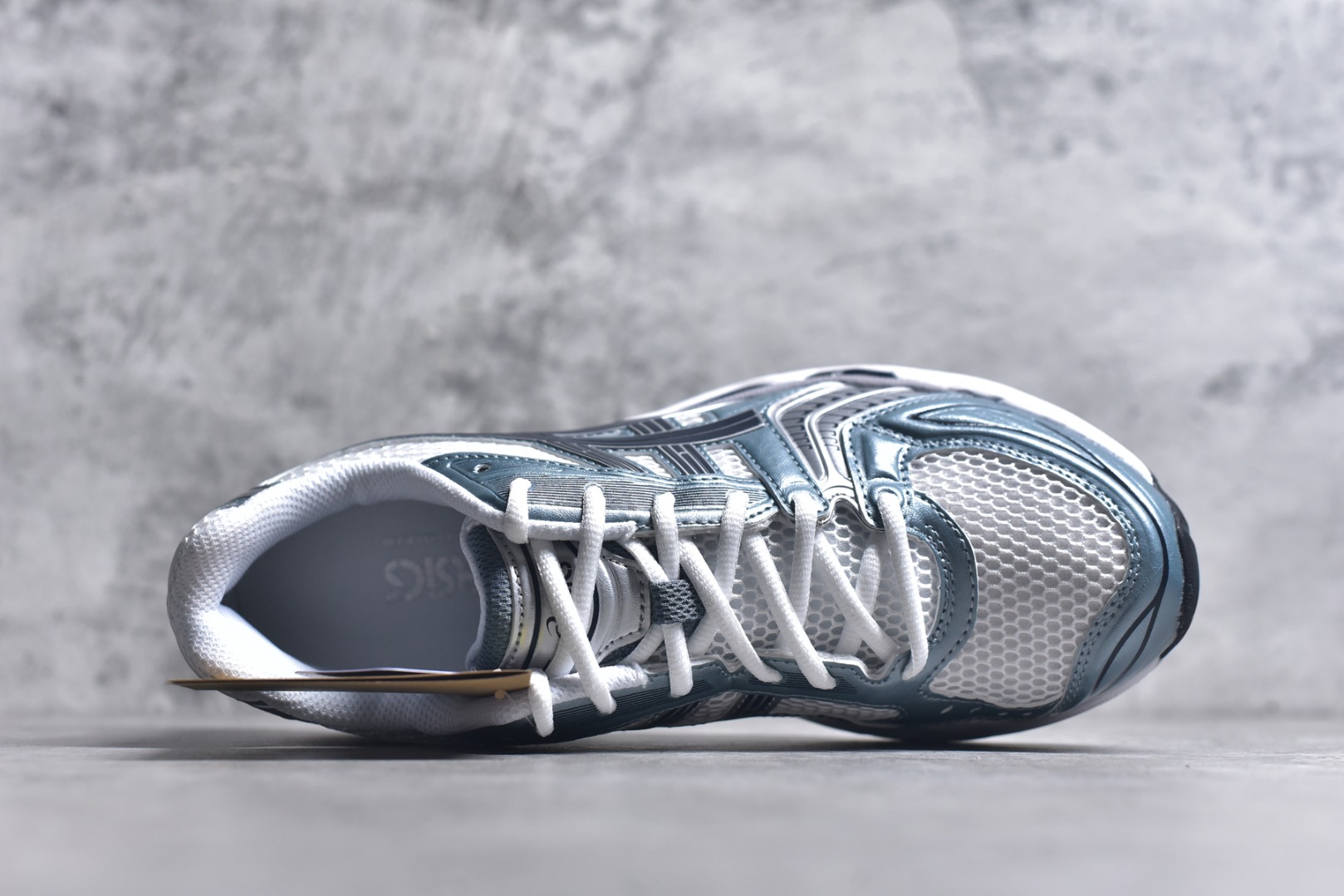 图片[4]-#Asics Gel-Kayano K14 亚瑟士系列复古舒适织物合成革减震防滑耐磨低帮休闲跑步鞋 市场顶级版本 原装纸板楦头开发 独家私模五层组合大底 原厂定制缓震硅胶加持 原盒原配 官方四联吊牌 一比一同步原鞋工艺和用料 鞋面原厂“三明治”多层网布 区别其他同价版本 鞋垫采用原厂OrthoLite欧索莱材质 非普通海玻璃鞋垫 后跟一样采用了GEL缓震胶 整体系列设计非常的科技感 锻炼跑步的同时让你一样时尚百搭 尺码：36 37 37.5 38 39 39.5 40 40.5 41.5 42 42.5 43.5 44 44.5 45 46-选品中心