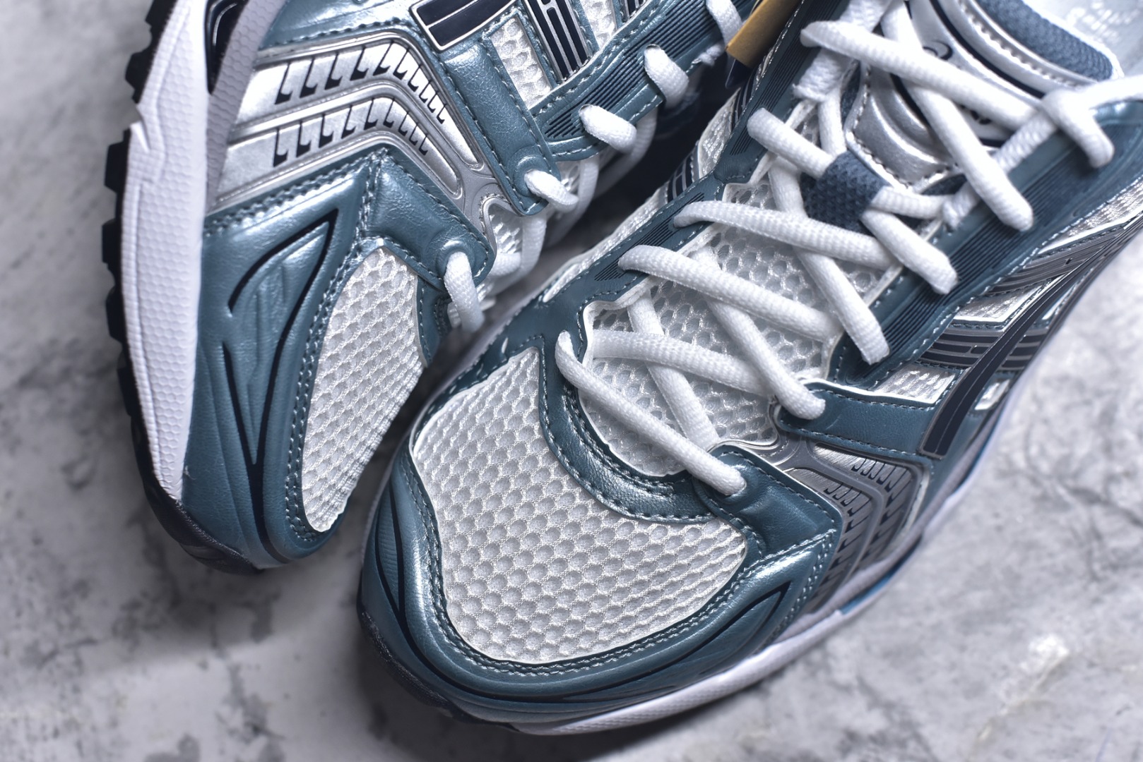 图片[8]-#Asics Gel-Kayano K14 亚瑟士系列复古舒适织物合成革减震防滑耐磨低帮休闲跑步鞋 市场顶级版本 原装纸板楦头开发 独家私模五层组合大底 原厂定制缓震硅胶加持 原盒原配 官方四联吊牌 一比一同步原鞋工艺和用料 鞋面原厂“三明治”多层网布 区别其他同价版本 鞋垫采用原厂OrthoLite欧索莱材质 非普通海玻璃鞋垫 后跟一样采用了GEL缓震胶 整体系列设计非常的科技感 锻炼跑步的同时让你一样时尚百搭 尺码：36 37 37.5 38 39 39.5 40 40.5 41.5 42 42.5 43.5 44 44.5 45 46-选品中心