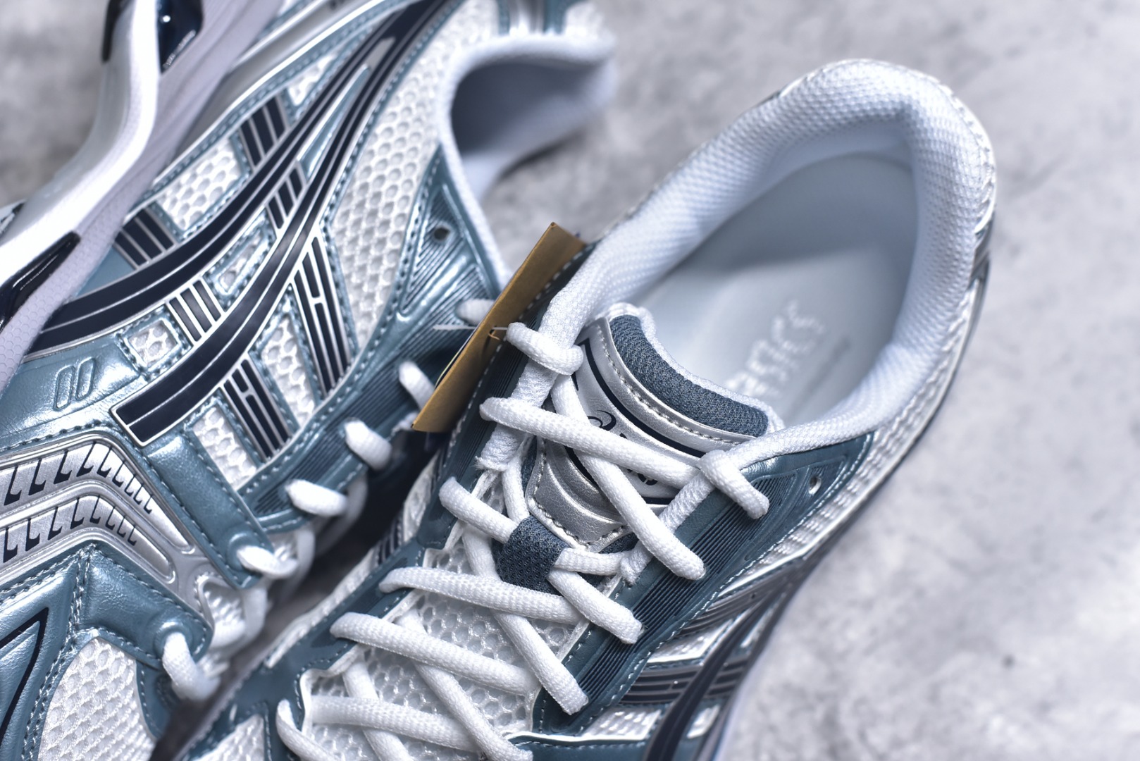 图片[9]-#Asics Gel-Kayano K14 亚瑟士系列复古舒适织物合成革减震防滑耐磨低帮休闲跑步鞋 市场顶级版本 原装纸板楦头开发 独家私模五层组合大底 原厂定制缓震硅胶加持 原盒原配 官方四联吊牌 一比一同步原鞋工艺和用料 鞋面原厂“三明治”多层网布 区别其他同价版本 鞋垫采用原厂OrthoLite欧索莱材质 非普通海玻璃鞋垫 后跟一样采用了GEL缓震胶 整体系列设计非常的科技感 锻炼跑步的同时让你一样时尚百搭 尺码：36 37 37.5 38 39 39.5 40 40.5 41.5 42 42.5 43.5 44 44.5 45 46-选品中心
