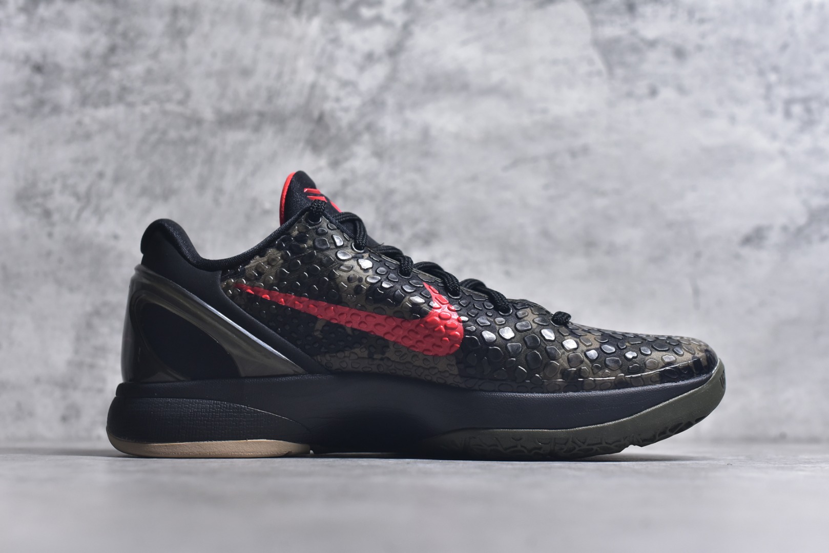 图片[3]-#NK Zoom Kobe 6 Protro 科比六代 军绿迷彩 FQ3546-001 全套原纸板楦头开发 确保原汁原味 完美呈现版型 一比一鞋头弧度高度鞋身弧度 细节品控鞋型完美 原厂TPU网格鞋带扣 正确内里网布 前后气垫加持 信仰绝不减配 全鞋身材料卡色独家定制 SWOOSH 蛇鳞 正确珠光效果（内嵌珍珠粉）独家前掌Zoom Turbo 后掌马蹄Zoom缓震 内置全真动态飞线 独家复刻U型缓震垫带独立钢印 十年情怀 这里完美落地 偏小半码 尺码：40 40.5 41 42 42.5 43 44 44.5 45 46 47.5 48.5-选品中心