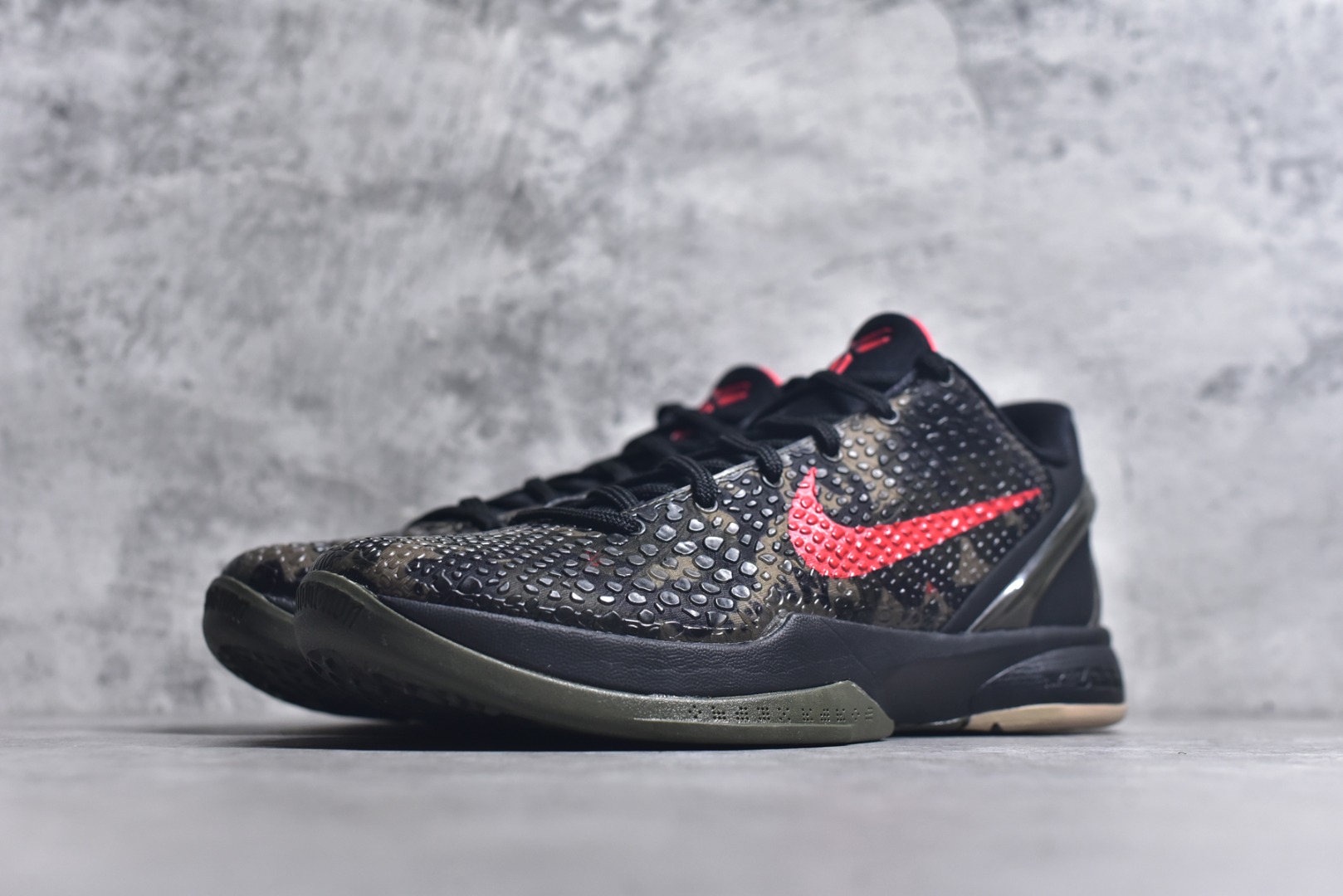图片[2]-#NK Zoom Kobe 6 Protro 科比六代 军绿迷彩 FQ3546-001 全套原纸板楦头开发 确保原汁原味 完美呈现版型 一比一鞋头弧度高度鞋身弧度 细节品控鞋型完美 原厂TPU网格鞋带扣 正确内里网布 前后气垫加持 信仰绝不减配 全鞋身材料卡色独家定制 SWOOSH 蛇鳞 正确珠光效果（内嵌珍珠粉）独家前掌Zoom Turbo 后掌马蹄Zoom缓震 内置全真动态飞线 独家复刻U型缓震垫带独立钢印 十年情怀 这里完美落地 偏小半码 尺码：40 40.5 41 42 42.5 43 44 44.5 45 46 47.5 48.5-选品中心