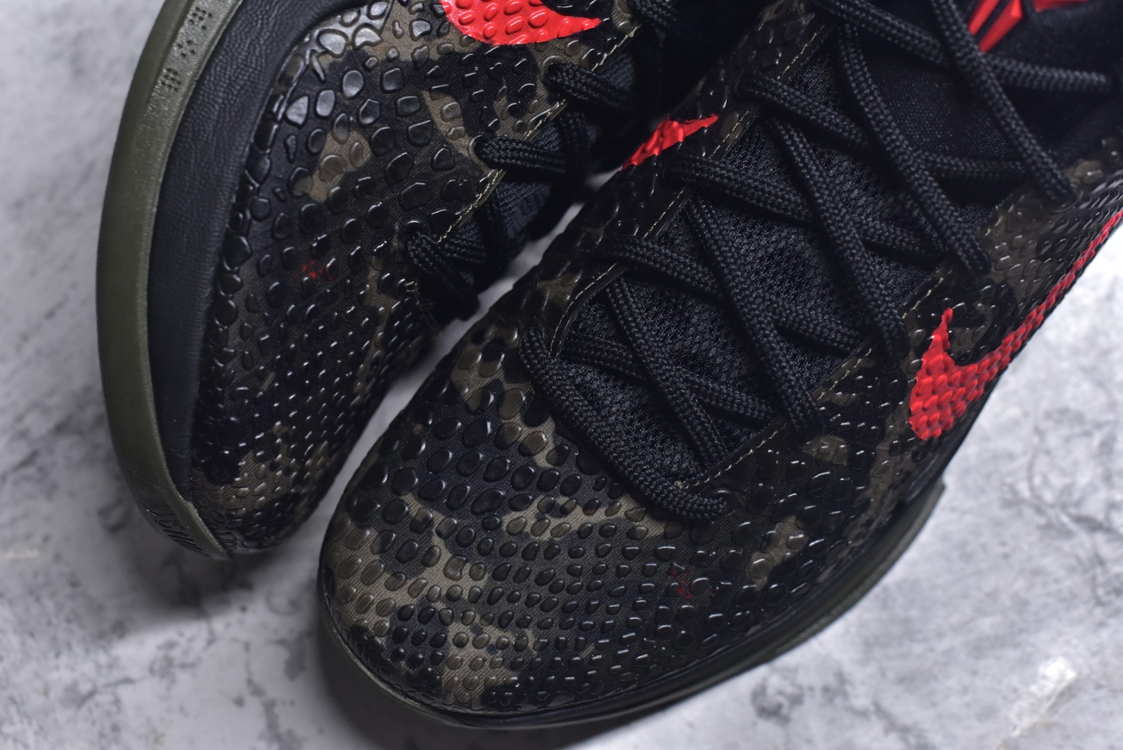 图片[8]-#NK Zoom Kobe 6 Protro 科比六代 军绿迷彩 FQ3546-001 全套原纸板楦头开发 确保原汁原味 完美呈现版型 一比一鞋头弧度高度鞋身弧度 细节品控鞋型完美 原厂TPU网格鞋带扣 正确内里网布 前后气垫加持 信仰绝不减配 全鞋身材料卡色独家定制 SWOOSH 蛇鳞 正确珠光效果（内嵌珍珠粉）独家前掌Zoom Turbo 后掌马蹄Zoom缓震 内置全真动态飞线 独家复刻U型缓震垫带独立钢印 十年情怀 这里完美落地 偏小半码 尺码：40 40.5 41 42 42.5 43 44 44.5 45 46 47.5 48.5-选品中心