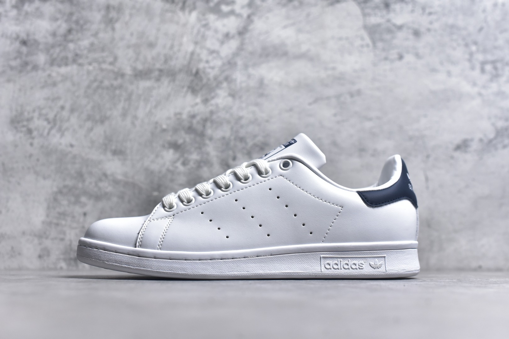 #AD Stan Smith 三叶草史密斯 男女中性运动鞋休闲鞋板鞋 M20323 尺码：36 36.5 37 38 38.5 39 40 40.5 41 42 42.5 43 44-选品中心