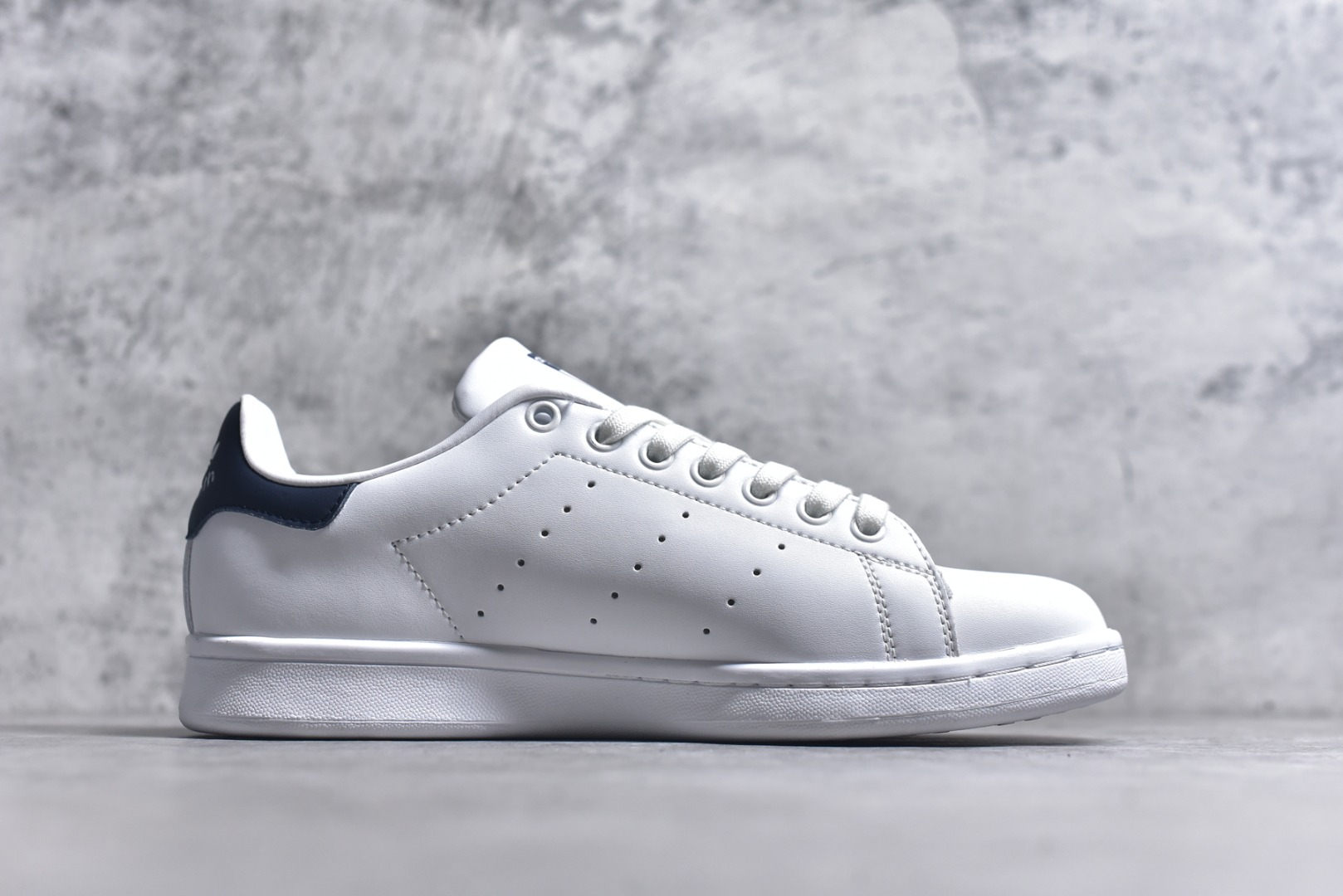 图片[3]-#AD Stan Smith 三叶草史密斯 男女中性运动鞋休闲鞋板鞋 M20323 尺码：36 36.5 37 38 38.5 39 40 40.5 41 42 42.5 43 44-选品中心