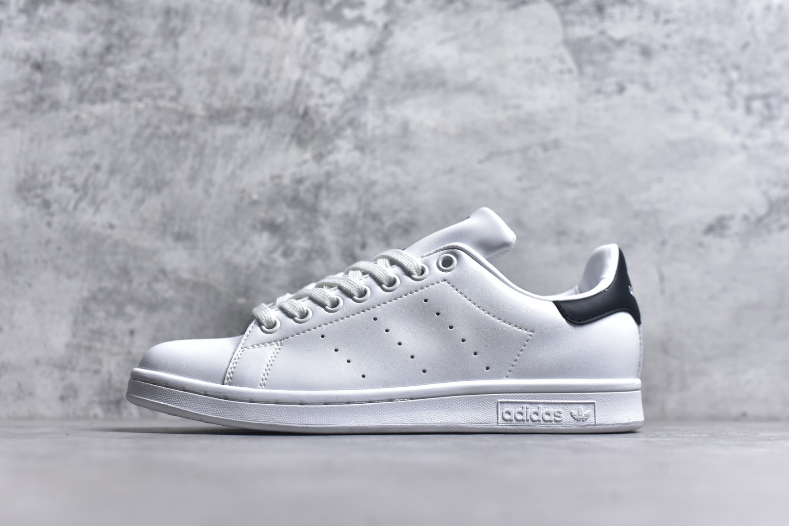 #AD Stan Smith 三叶草史密斯 男女中性运动鞋休闲鞋板鞋 M20325 尺码：36 36.5 37 38 38.5 39 40 40.5 41 42 42.5 43 44-选品中心