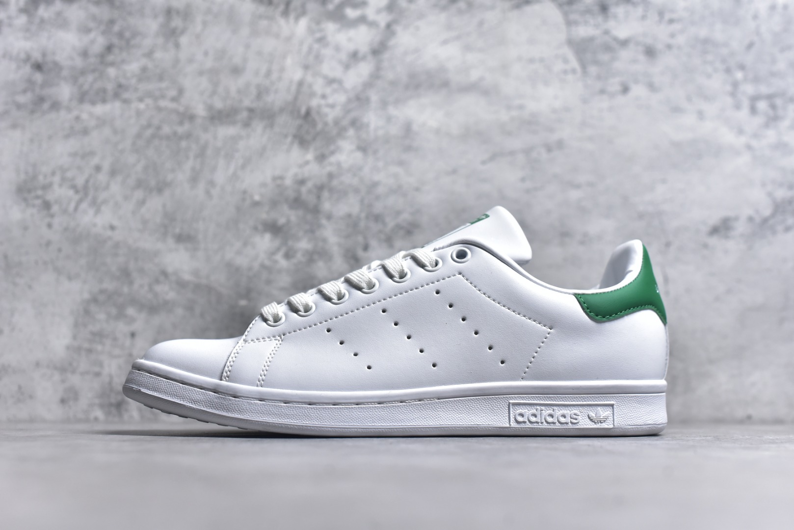 #AD Stan Smith 三叶草史密斯 男女中性运动鞋休闲鞋板鞋 M20324 尺码：36 36.5 37 38 38.5 39 40 40.5 41 42 42.5 43 44-选品中心