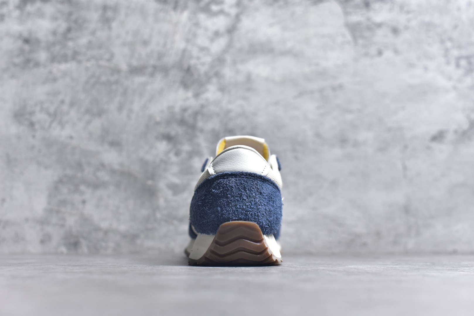图片[5]-#New Balance U471AK NB新百伦织物牛剖层革春夏薄底鞋防滑耐磨平衡轻便低帮生活休闲鞋 原档数据独立私模大底 唯一正确三层组合大底 特高弹切片加持 百分百还原原鞋脚感 NB市场最强产物 防伪原标全套原楦原纸板原厂数据开发 全鞋电脑针车加持 原厂网布 原装进口头层翻毛皮料正确绒感卡色 正确中底拉帮中底网布细节 匠心打造 耗时两个月开发完成 工艺极其复杂难度可想而知 高端零售专供产物 尺码：36 37 37.5 38 38.5 39.5 40 40.5 41.5 42 42.5 43 44 44.5 45 45.5 46.5 47-选品中心