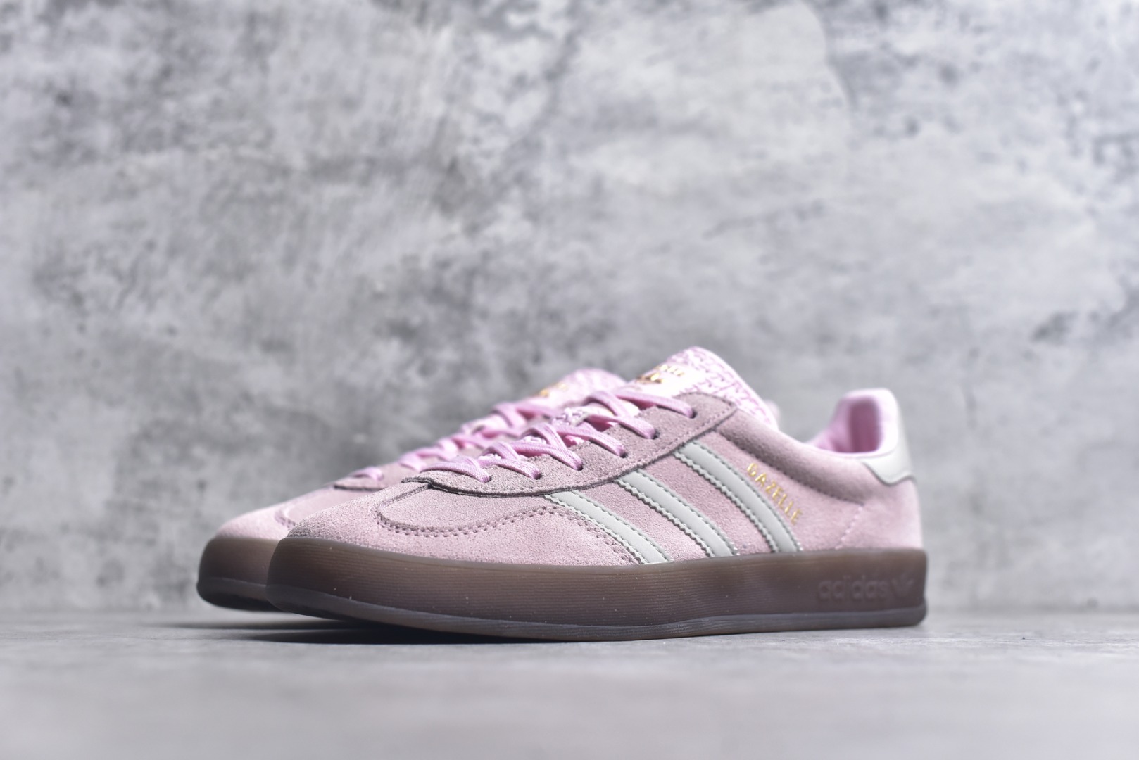 图片[2]-#AD Gazelle Indoor Trainers 羚羊内训系列低帮复古百搭休闲运动德训风板鞋 JI2716 90年代经典的复刻版！自60年代以足球训练鞋面世以来,Gazelle就以其经典设计席卷全球。1991年版本的复刻,再造经典Gazelle。采用皮革打造,搭配浊色细节,让这款经典更加简约。尺码：36-40-选品中心