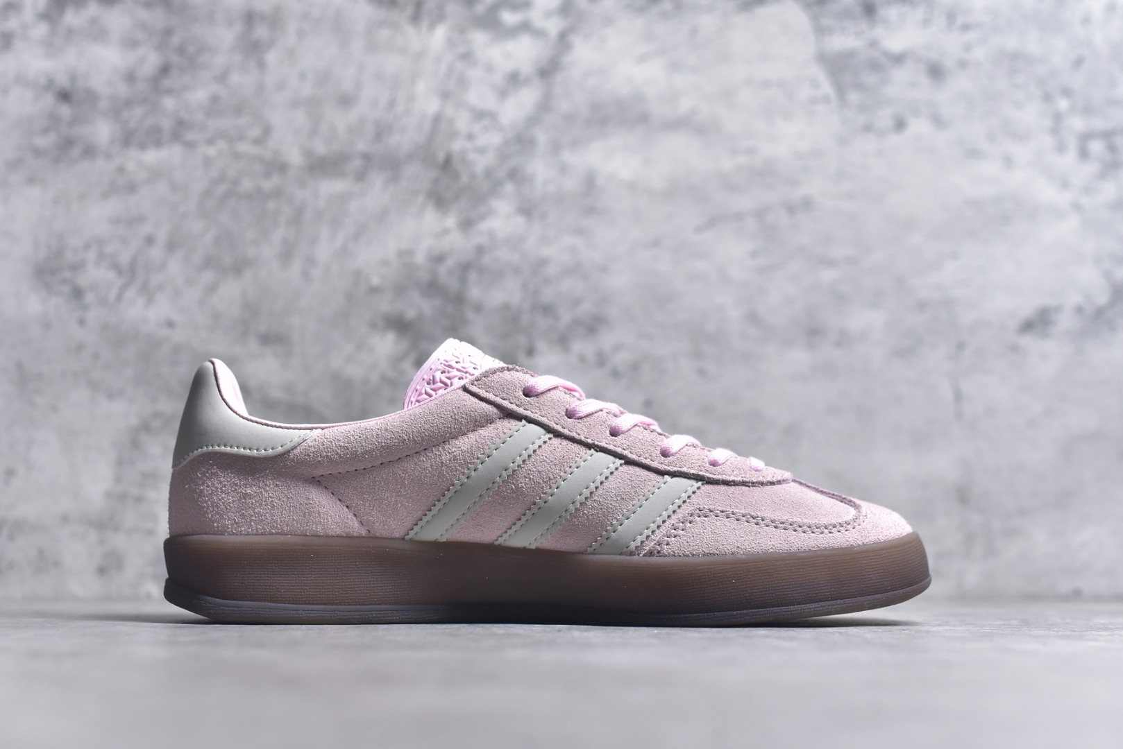 图片[3]-#AD Gazelle Indoor Trainers 羚羊内训系列低帮复古百搭休闲运动德训风板鞋 JI2716 90年代经典的复刻版！自60年代以足球训练鞋面世以来,Gazelle就以其经典设计席卷全球。1991年版本的复刻,再造经典Gazelle。采用皮革打造,搭配浊色细节,让这款经典更加简约。尺码：36-40-选品中心