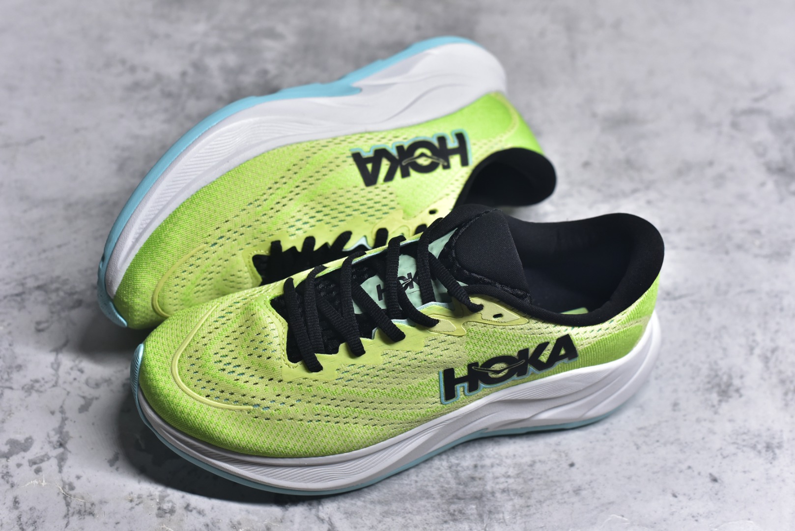 图片[7]-#HOKA ONE ONE RINCON 4 舒适防滑耐磨低帮休闲跑步鞋 Rincon 4 是一款日常训练用的跑步鞋，踩上去的感觉很结实。它适合中短距离跑步，但如果您习惯于稍硬的感觉，也可以用于长距离跑步。但它的速度不够快，不能作为速度训练鞋，也不够柔软，不能作为恢复训练鞋，日常里程跑才是它的优势所在。如果您想尝试 Hoka 跑鞋，又想享受极具竞争力的价格，那就试试这款鞋吧。尺码：36 36.5 37.5 38 38.5 39 40 40.5 41 42 42.5 43 44 44.5 45-选品中心