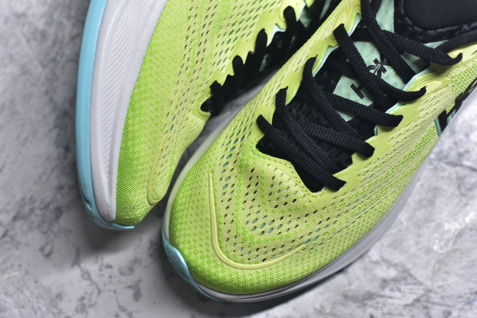 图片[8]-#HOKA ONE ONE RINCON 4 舒适防滑耐磨低帮休闲跑步鞋 Rincon 4 是一款日常训练用的跑步鞋，踩上去的感觉很结实。它适合中短距离跑步，但如果您习惯于稍硬的感觉，也可以用于长距离跑步。但它的速度不够快，不能作为速度训练鞋，也不够柔软，不能作为恢复训练鞋，日常里程跑才是它的优势所在。如果您想尝试 Hoka 跑鞋，又想享受极具竞争力的价格，那就试试这款鞋吧。尺码：36 36.5 37.5 38 38.5 39 40 40.5 41 42 42.5 43 44 44.5 45-选品中心