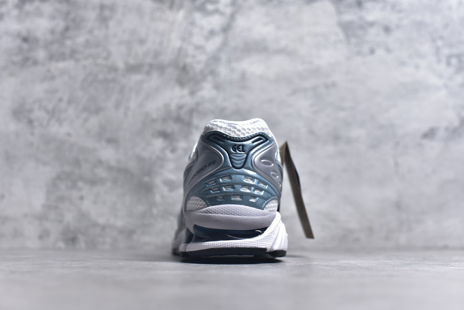 图片[5]-#Asics Gel-Kayano K14 亚瑟士系列复古舒适织物合成革减震防滑耐磨低帮休闲跑步鞋 市场顶级版本 原装纸板楦头开发 独家私模五层组合大底 原厂定制缓震硅胶加持 原盒原配 官方四联吊牌 一比一同步原鞋工艺和用料 鞋面原厂“三明治”多层网布 区别其他同价版本 鞋垫采用原厂OrthoLite欧索莱材质 非普通海玻璃鞋垫 后跟一样采用了GEL缓震胶 整体系列设计非常的科技感 锻炼跑步的同时让你一样时尚百搭 尺码：36 37 37.5 38 39 39.5 40 40.5 41.5 42 42.5 43.5 44 44.5 45 46-选品中心