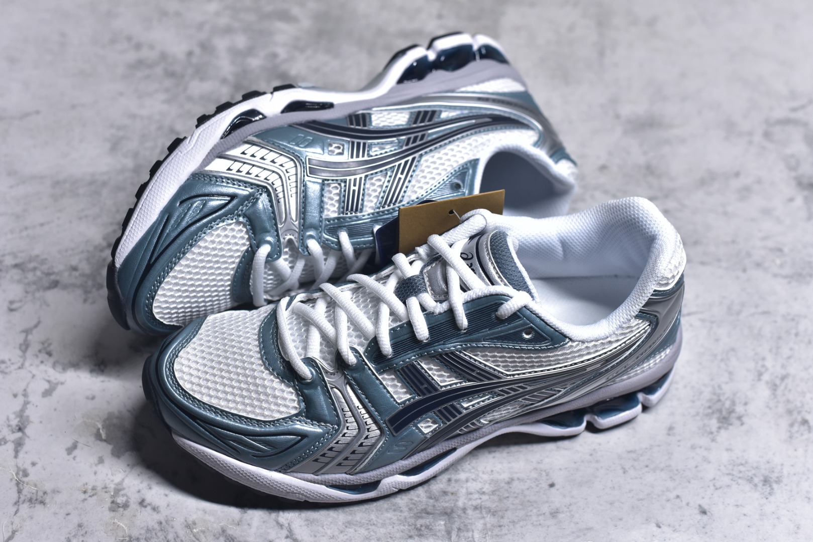 图片[7]-#Asics Gel-Kayano K14 亚瑟士系列复古舒适织物合成革减震防滑耐磨低帮休闲跑步鞋 市场顶级版本 原装纸板楦头开发 独家私模五层组合大底 原厂定制缓震硅胶加持 原盒原配 官方四联吊牌 一比一同步原鞋工艺和用料 鞋面原厂“三明治”多层网布 区别其他同价版本 鞋垫采用原厂OrthoLite欧索莱材质 非普通海玻璃鞋垫 后跟一样采用了GEL缓震胶 整体系列设计非常的科技感 锻炼跑步的同时让你一样时尚百搭 尺码：36 37 37.5 38 39 39.5 40 40.5 41.5 42 42.5 43.5 44 44.5 45 46-选品中心