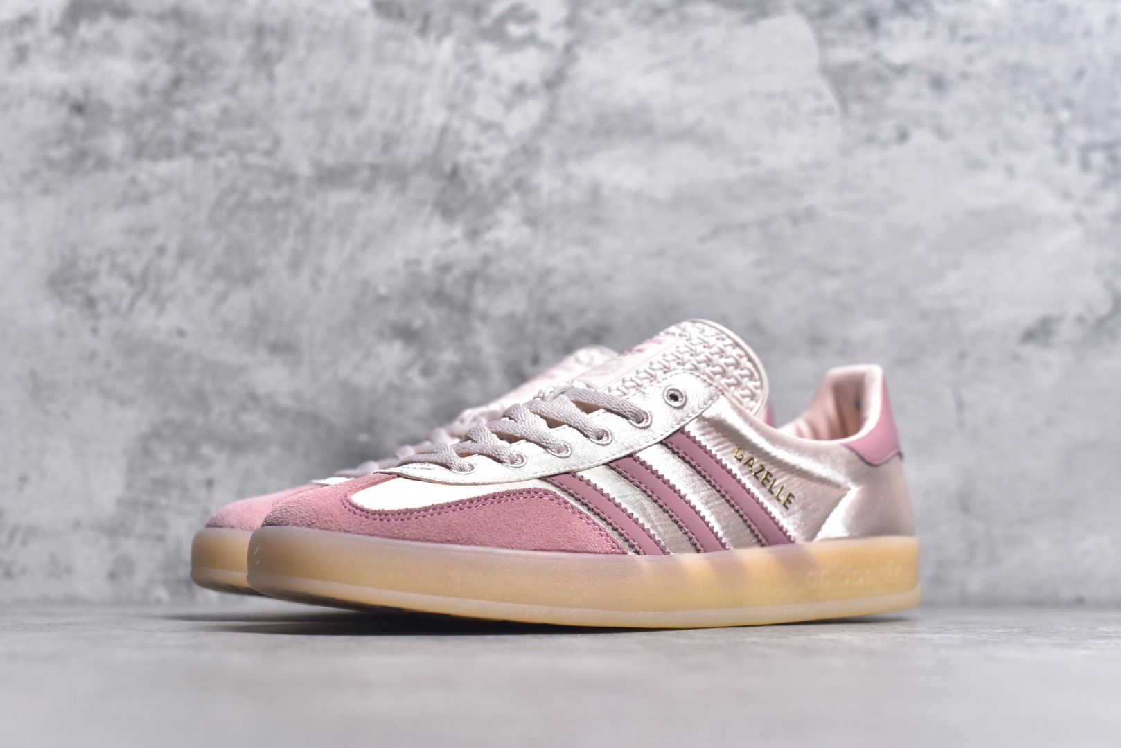 图片[2]-#AD Gazelle Indoor Trainers 羚羊内训系列低帮复古百搭休闲运动德训风板鞋 JI2709 90年代经典的复刻版！自60年代以足球训练鞋面世以来,Gazelle就以其经典设计席卷全球。1991年版本的复刻,再造经典Gazelle。采用皮革打造,搭配浊色细节,让这款经典更加简约。尺码：35.5-45-选品中心