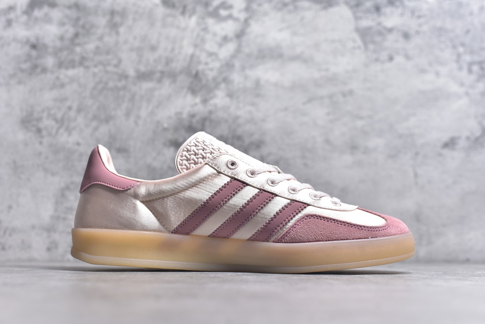 图片[3]-#AD Gazelle Indoor Trainers 羚羊内训系列低帮复古百搭休闲运动德训风板鞋 JI2709 90年代经典的复刻版！自60年代以足球训练鞋面世以来,Gazelle就以其经典设计席卷全球。1991年版本的复刻,再造经典Gazelle。采用皮革打造,搭配浊色细节,让这款经典更加简约。尺码：35.5-45-选品中心