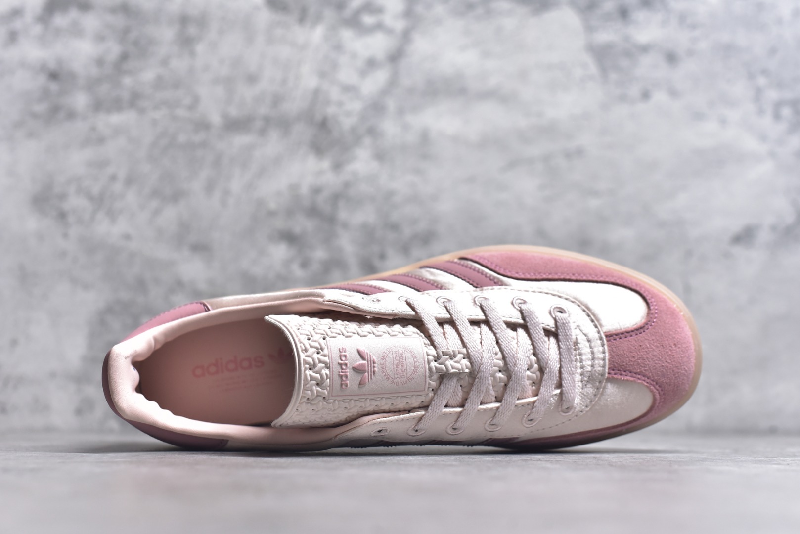 图片[4]-#AD Gazelle Indoor Trainers 羚羊内训系列低帮复古百搭休闲运动德训风板鞋 JI2709 90年代经典的复刻版！自60年代以足球训练鞋面世以来,Gazelle就以其经典设计席卷全球。1991年版本的复刻,再造经典Gazelle。采用皮革打造,搭配浊色细节,让这款经典更加简约。尺码：35.5-45-选品中心