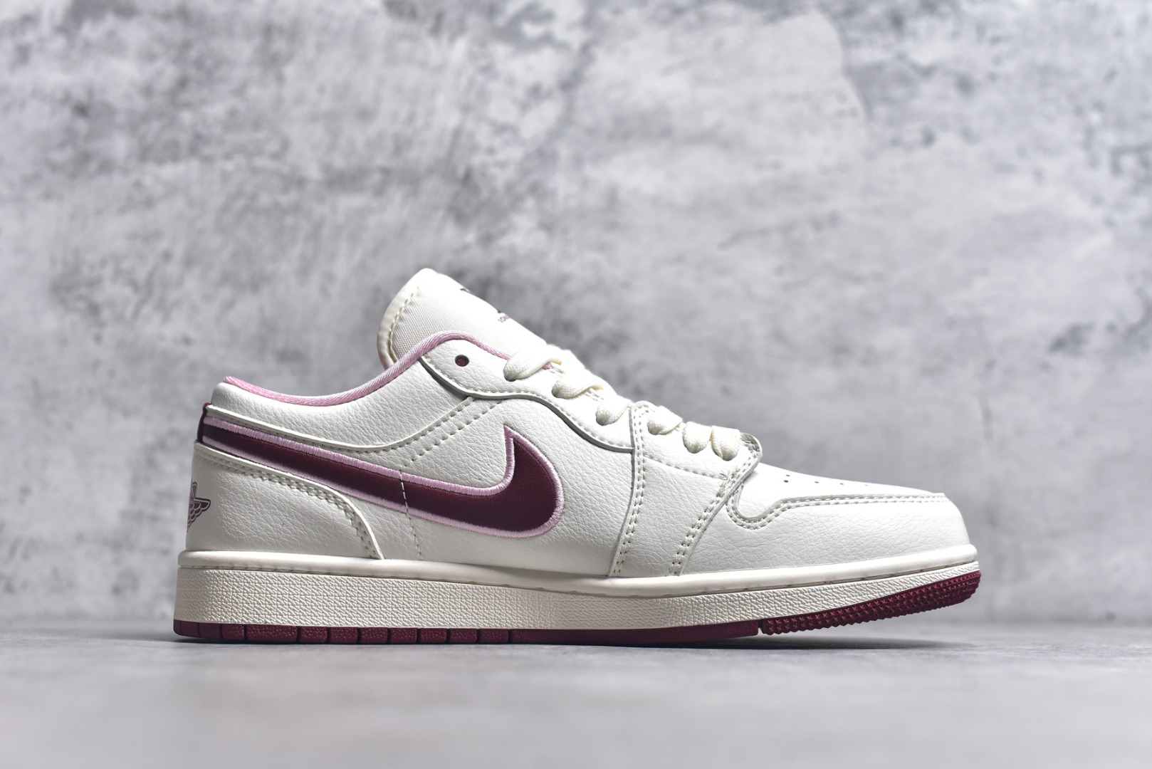 图片[3]-#Air Jordan 1 Low AJ1 乔1 情人节限定 红樱桃 高端定制 低帮复古篮球鞋 XX3168-520 #定制鞋盒 大厂纯原品质出货 超高清洁度 皮料切割干净无任何毛边 细节完美 尺码：36 36.5 37.5 38 36.5 39 40 40.5 41 42 42.5 43 44 44.5 45 9.E5-选品中心