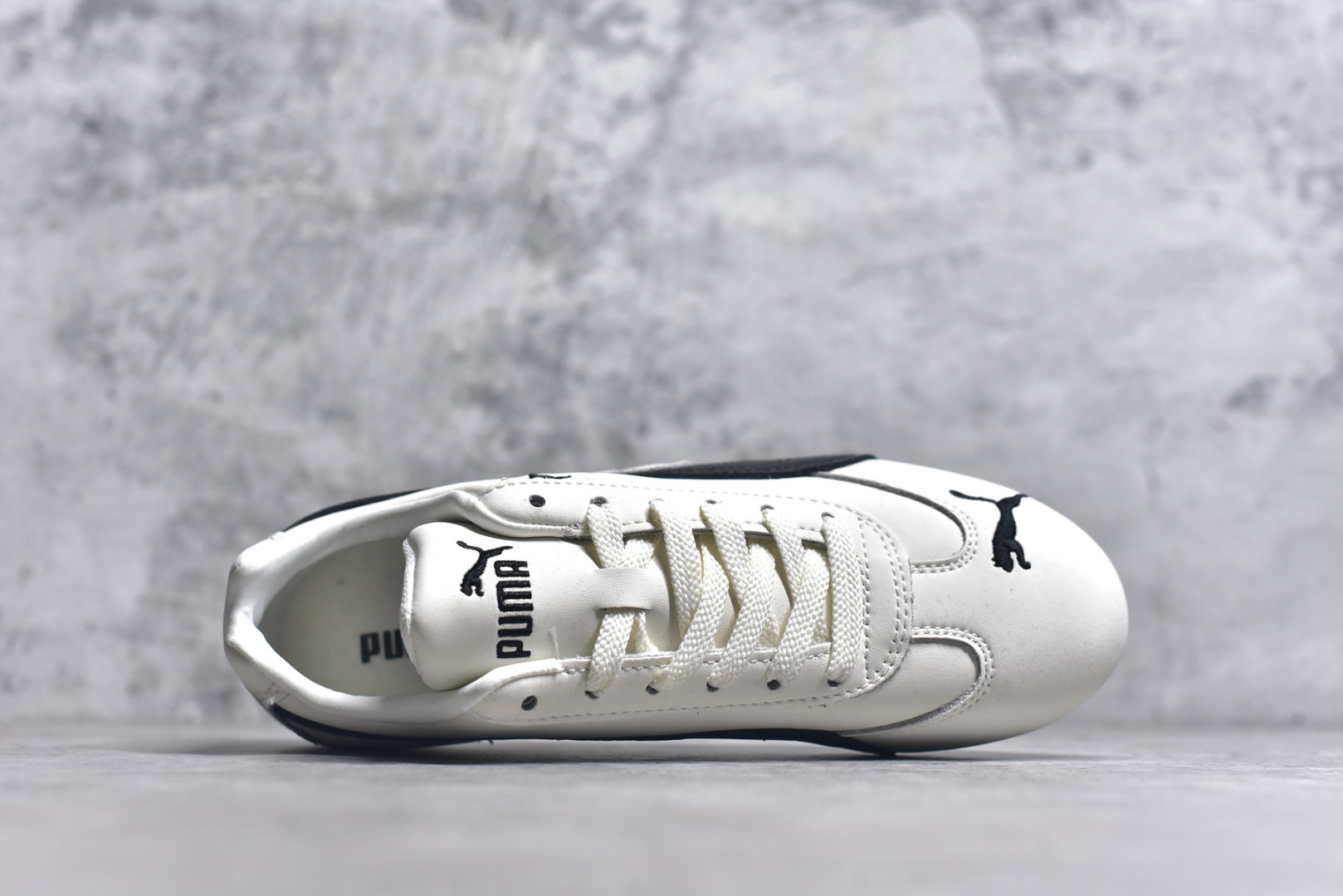 图片[4]-#Puma Speedcet OG 彪马低帮复古运动休闲赛车跑鞋 以趣味十足又前卫复古的设计引领潮流，将赛道精神融入街头时尚，开启前卫竞速之旅。融入经典配色，主打前卫复古风。鞋款的鞋侧以复古的流线造型，缀以经典Logo，巧妙吸睛；麂皮+网眼融合舒适鞋面，赋予了独特的个性美学，演绎赛车的无尽能量。 货号：401603-02 尺码：35-46-选品中心