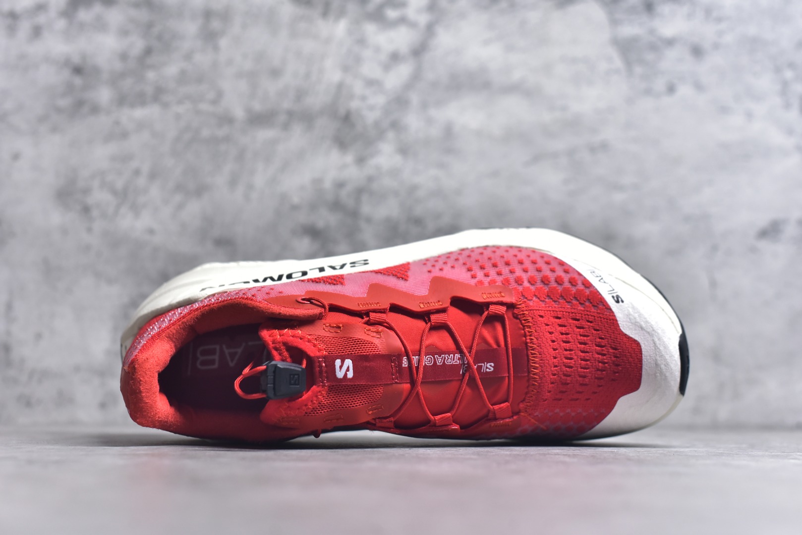 图片[4]-#SALOMON萨洛蒙 S/LAB ULTRA Glide 柔软舒适防滑耐磨 低帮跑步鞋 SALOMON诞生于1947年的法国阿尔卑斯山区，全球知名的户外运动品牌。一直致力于推动滑雪、越野跑等山地运动的发展及产品的进步。其产品设计致力于追求创新和发掘产品的性能极限，帮助喜欢自由的人在山地间不断挑战自我 尺码：36 36.5 37.5 38 38.5 39 40 40.5 41 42 42.5 43 44 44.5 45 46.5-选品中心