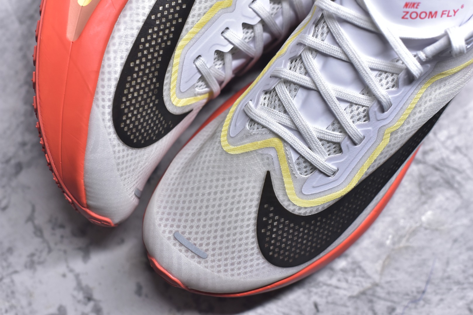 图片[8]-#NK ZoomX Invincible Run Flyknit 6 轻量跑鞋 飞织低帮休闲运动慢跑鞋 厚底增高 老爹鞋 此鞋专为短跑运动员而生 是为 5 至 10 公里距离的赛事和训练打造 整体设计采用流线型的轻质工程网眼材质构成鞋面 并与其他 Running 旗舰鞋款同样搭载全脚掌 ZoomX 缓冲中底 搭配 Pebax 物料与橡胶外底 ZoomX StreakFly 首发配色以Prototype呈现 其灵感是来自开发期间的磨损测试 透过编号的标记与内侧的预期跑步距离突出研发过程 货号： IR6657-108 尺码：35.5-46-选品中心