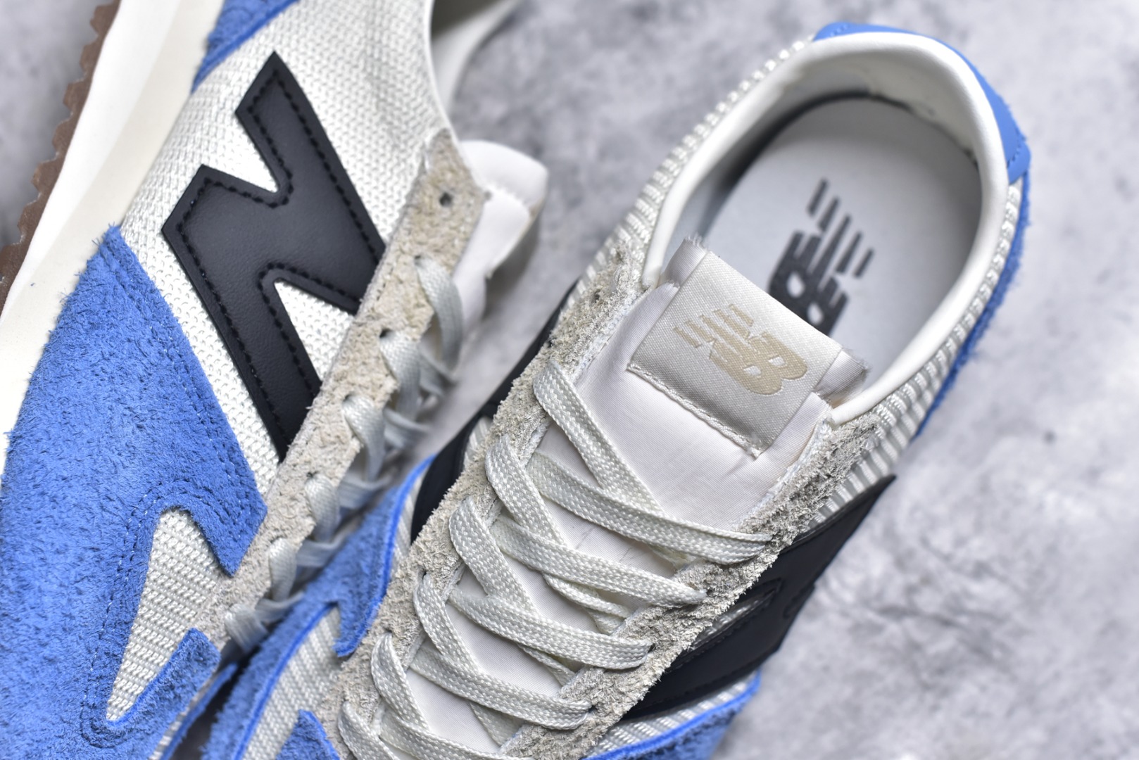 图片[9]-#New Balance NB 471系列 U471AS 白黑蓝 小红书爆款 全新档案 独立私磨开发 正确色卡校准 长绒反毛材质一比一还原 头层N字标 后跟弧度一致 中底拉帮干净利索 尺码：36 37 37.5 38 38.5 39 40 40.5 41 42 42.5 43 44 45-选品中心