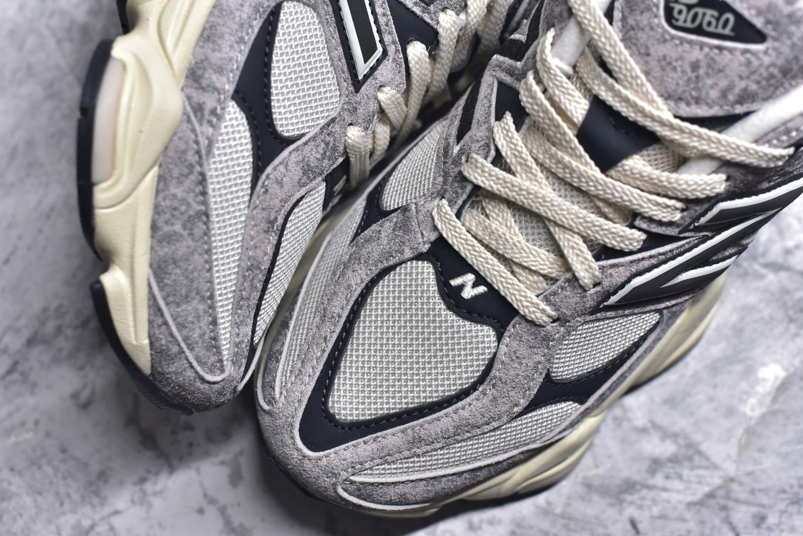 图片[8]-#New Balance NB 9060 复古单品 鞋款灵感源自设计师本人对夏日的怀日回忆。鞋面大身由空间双格及磨砂鞋面拼接而生，配以柔和、温暖的粉橘色调，夏日氛围拉满采用大面积网眼以及麂皮材质覆盖鞋身，还原经典气质。搭载ABZORB避震科技，由泡沫聚酯制成，上脚可以有效减少由鞋底反弹对身体及双腿的冲击 货号：U9060SNA 尺码：36-46.5-选品中心