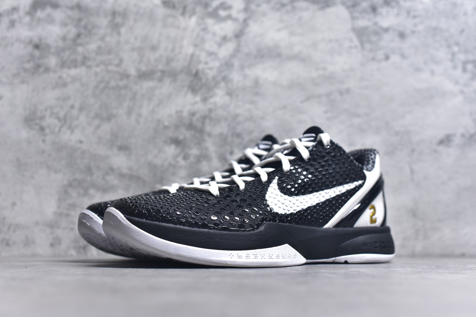图片[2]-#NK Zoom Kobe 6 科比六代签名实战篮球鞋 黑白天使GiGi CW2190-002 全套原纸板楦头开发 确保原汁原味 完美呈现版型 一比一鞋头弧度高度鞋身弧度 细节品控鞋型完美 原厂TPU网格鞋带扣 正确内里网布 前后气垫加持 信仰绝不减配 全鞋身材料卡色独家定制 SWOOSH 蛇鳞 正确珠光效果（内嵌珍珠粉）独家前掌Zoom Turbo 后掌马蹄Zoom缓震 内置全真动态飞线 独家复刻U型缓震垫带独立钢印 十年情怀 这里完美落地 尺码：40 40.5 41 42 42.5 43 44 44.5 45 46 47.5 48.5-选品中心