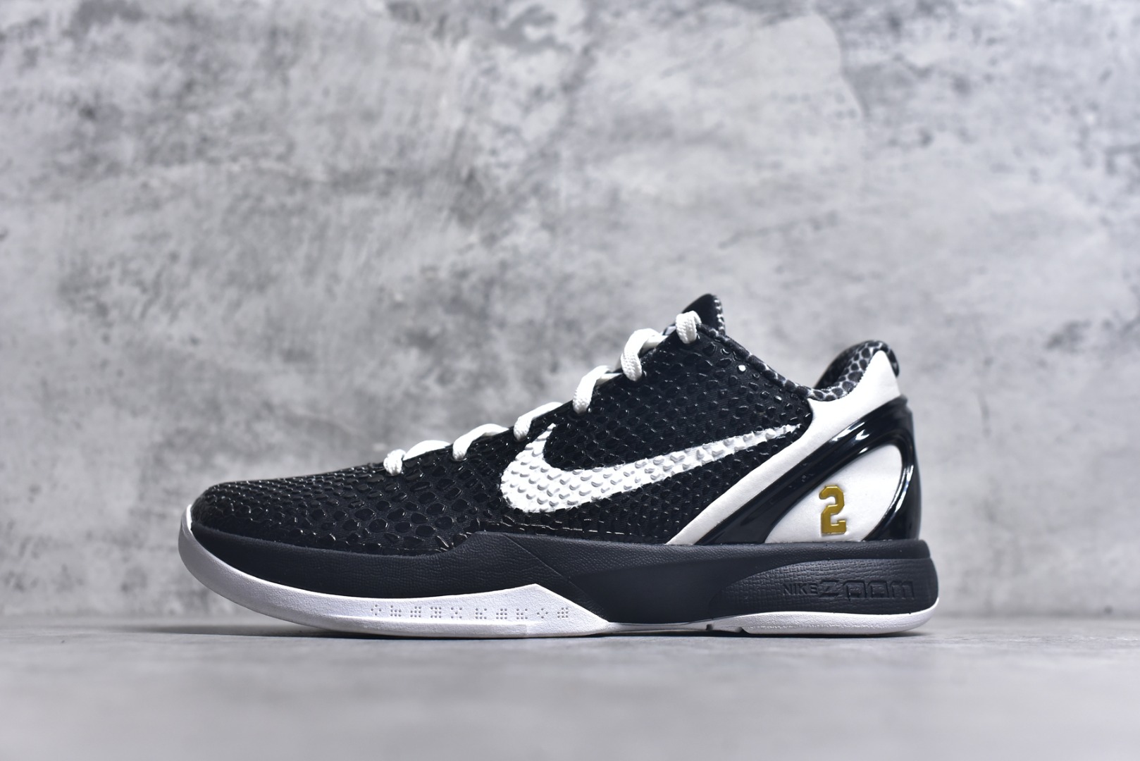 #NK Zoom Kobe 6 科比六代签名实战篮球鞋 黑白天使GiGi CW2190-002 全套原纸板楦头开发 确保原汁原味 完美呈现版型 一比一鞋头弧度高度鞋身弧度 细节品控鞋型完美 原厂TPU网格鞋带扣 正确内里网布 前后气垫加持 信仰绝不减配 全鞋身材料卡色独家定制 SWOOSH 蛇鳞 正确珠光效果（内嵌珍珠粉）独家前掌Zoom Turbo 后掌马蹄Zoom缓震 内置全真动态飞线 独家复刻U型缓震垫带独立钢印 十年情怀 这里完美落地 尺码：40 40.5 41 42 42.5 43 44 44.5 45 46 47.5 48.5-选品中心