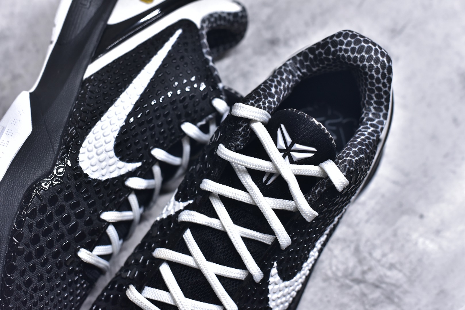 图片[9]-#NK Zoom Kobe 6 科比六代签名实战篮球鞋 黑白天使GiGi CW2190-002 全套原纸板楦头开发 确保原汁原味 完美呈现版型 一比一鞋头弧度高度鞋身弧度 细节品控鞋型完美 原厂TPU网格鞋带扣 正确内里网布 前后气垫加持 信仰绝不减配 全鞋身材料卡色独家定制 SWOOSH 蛇鳞 正确珠光效果（内嵌珍珠粉）独家前掌Zoom Turbo 后掌马蹄Zoom缓震 内置全真动态飞线 独家复刻U型缓震垫带独立钢印 十年情怀 这里完美落地 尺码：40 40.5 41 42 42.5 43 44 44.5 45 46 47.5 48.5-选品中心