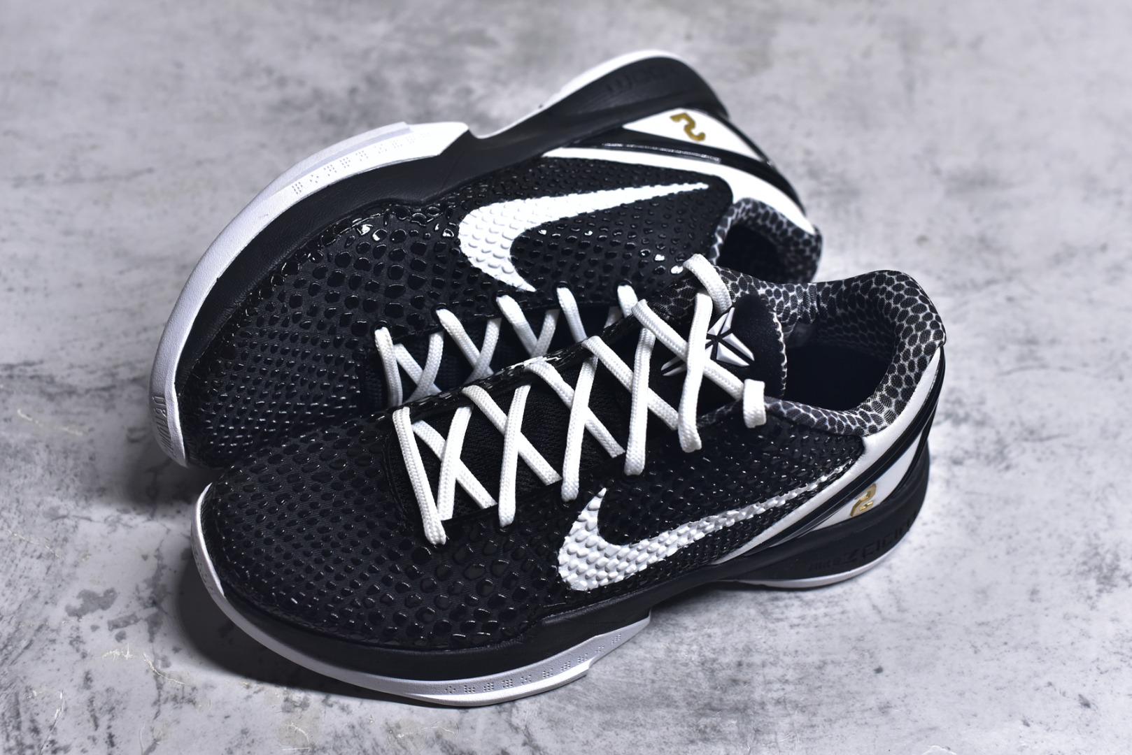 图片[7]-#NK Zoom Kobe 6 科比六代签名实战篮球鞋 黑白天使GiGi CW2190-002 全套原纸板楦头开发 确保原汁原味 完美呈现版型 一比一鞋头弧度高度鞋身弧度 细节品控鞋型完美 原厂TPU网格鞋带扣 正确内里网布 前后气垫加持 信仰绝不减配 全鞋身材料卡色独家定制 SWOOSH 蛇鳞 正确珠光效果（内嵌珍珠粉）独家前掌Zoom Turbo 后掌马蹄Zoom缓震 内置全真动态飞线 独家复刻U型缓震垫带独立钢印 十年情怀 这里完美落地 尺码：40 40.5 41 42 42.5 43 44 44.5 45 46 47.5 48.5-选品中心