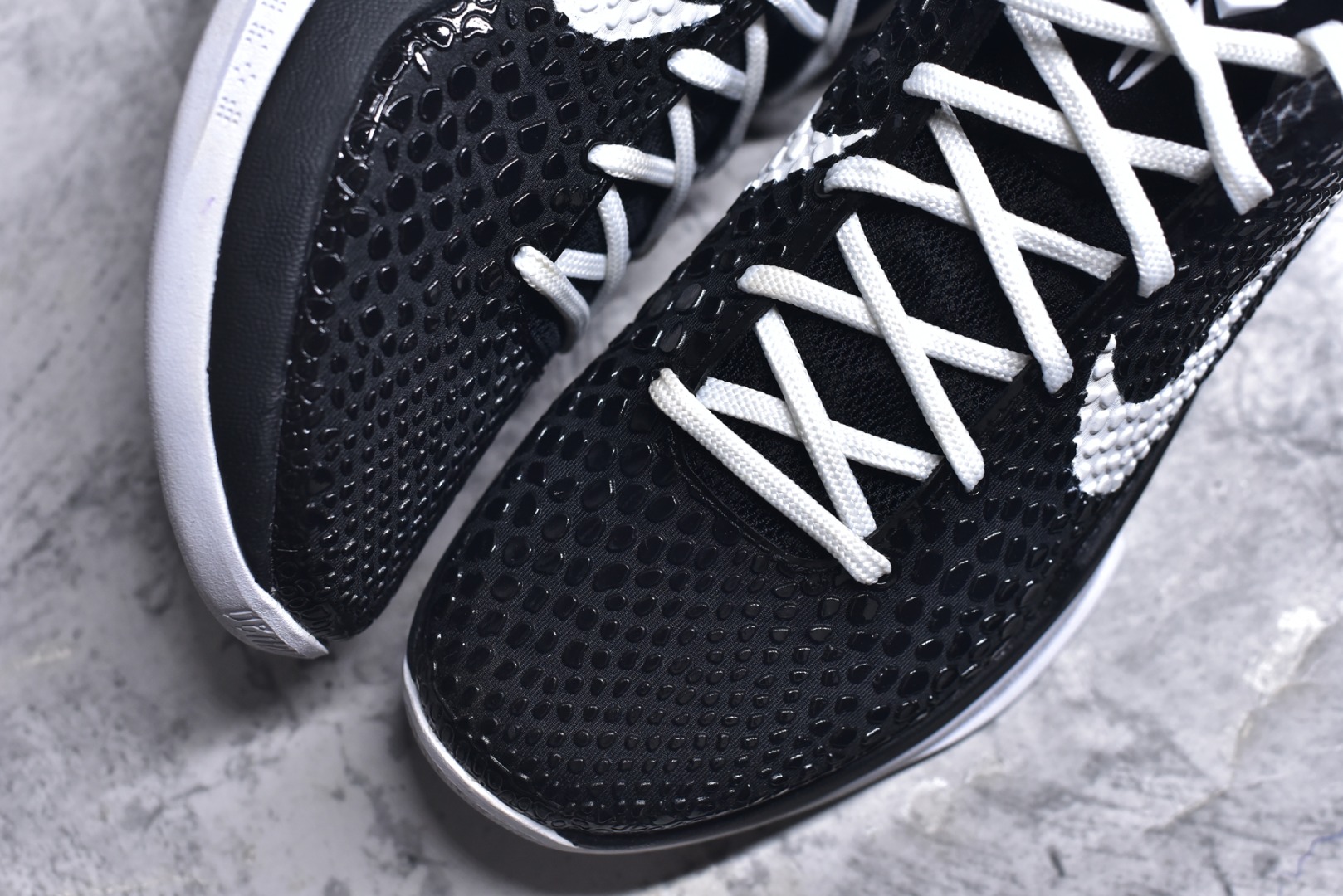 图片[8]-#NK Zoom Kobe 6 科比六代签名实战篮球鞋 黑白天使GiGi CW2190-002 全套原纸板楦头开发 确保原汁原味 完美呈现版型 一比一鞋头弧度高度鞋身弧度 细节品控鞋型完美 原厂TPU网格鞋带扣 正确内里网布 前后气垫加持 信仰绝不减配 全鞋身材料卡色独家定制 SWOOSH 蛇鳞 正确珠光效果（内嵌珍珠粉）独家前掌Zoom Turbo 后掌马蹄Zoom缓震 内置全真动态飞线 独家复刻U型缓震垫带独立钢印 十年情怀 这里完美落地 尺码：40 40.5 41 42 42.5 43 44 44.5 45 46 47.5 48.5-选品中心