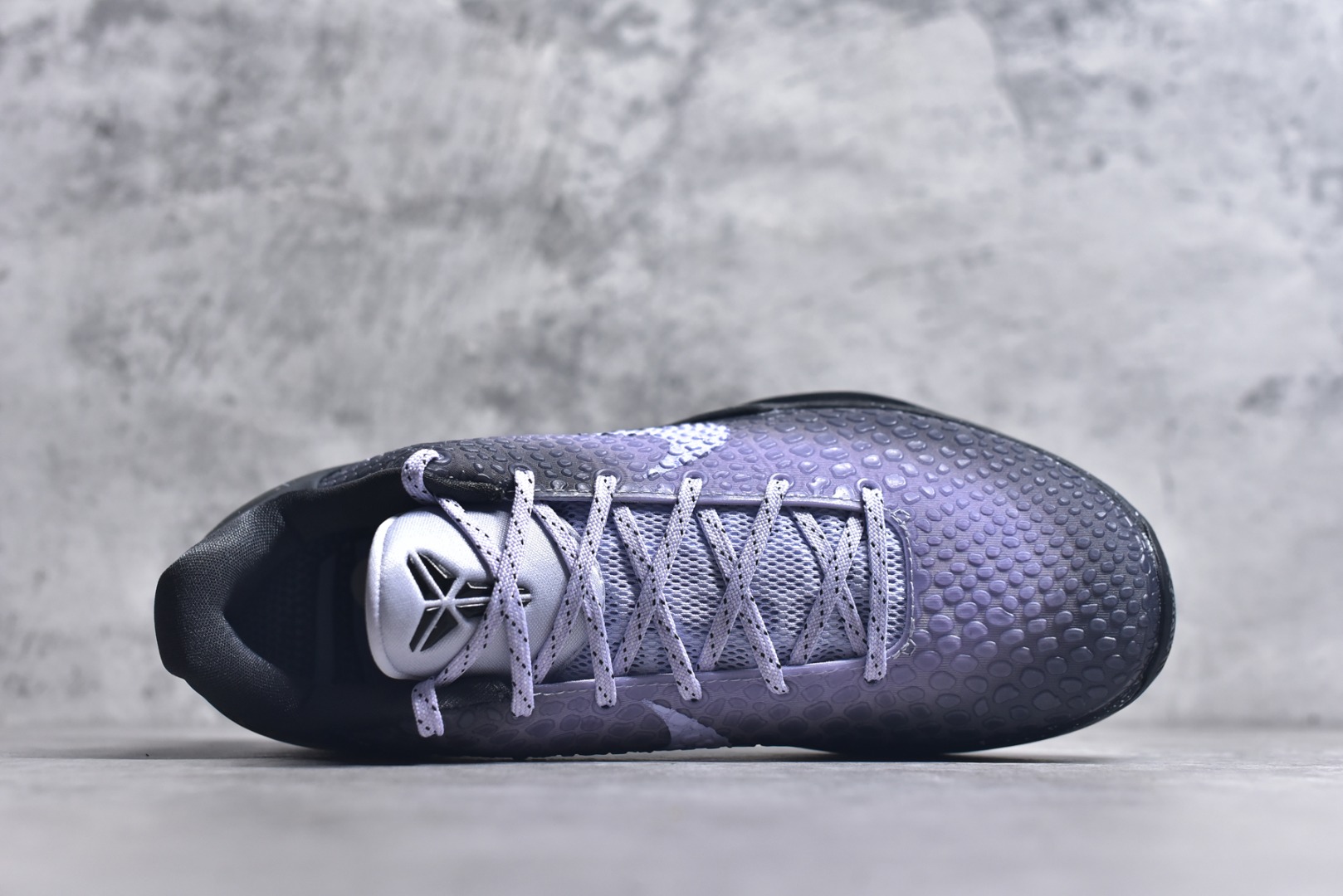 图片[4]-#NK Zoom Kobe 6 科比六代签名实战篮球鞋 星空黑紫 DM2825-001 主攻中端市场 全套原纸板楦头开发 确保原汁原味 完美呈现版型 一比一鞋头弧度高度鞋身弧度 细节品控鞋型完美 原厂TPU网格鞋带扣 正确内里网布 前后气垫加持 信仰绝不减配 全鞋身材料卡色独家定制 SWOOSH 蛇鳞 正确珠光效果（内嵌珍珠粉）独家前掌Zoom Turbo 后掌马蹄Zoom缓震 内置全真动态飞线 独家复刻U型缓震垫带独立钢印 十年情怀 这里完美落地 一个月独家售后 为实战保驾护航 尺码：40 40.5 41 42 42.5 43 44 44.5 45 45.5 46 47.5 48.5-选品中心