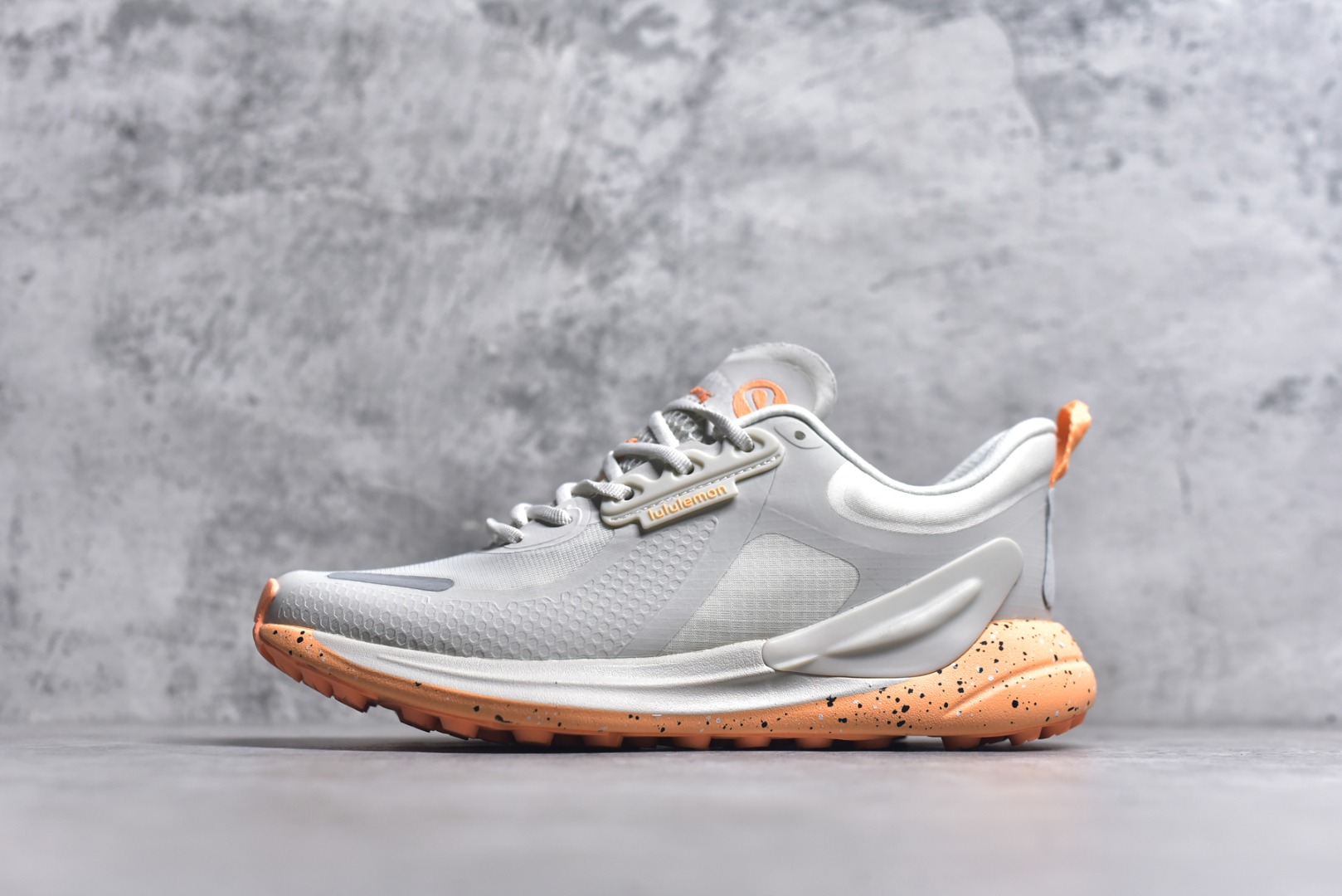 #Lululemon 露露 W BLISSFEEL TRAIL RUN 绚丽橙 男女鞋 36 36.5 37 38 38.5 39 40 40.5 41 42 42.5 43 43.5 44-选品中心