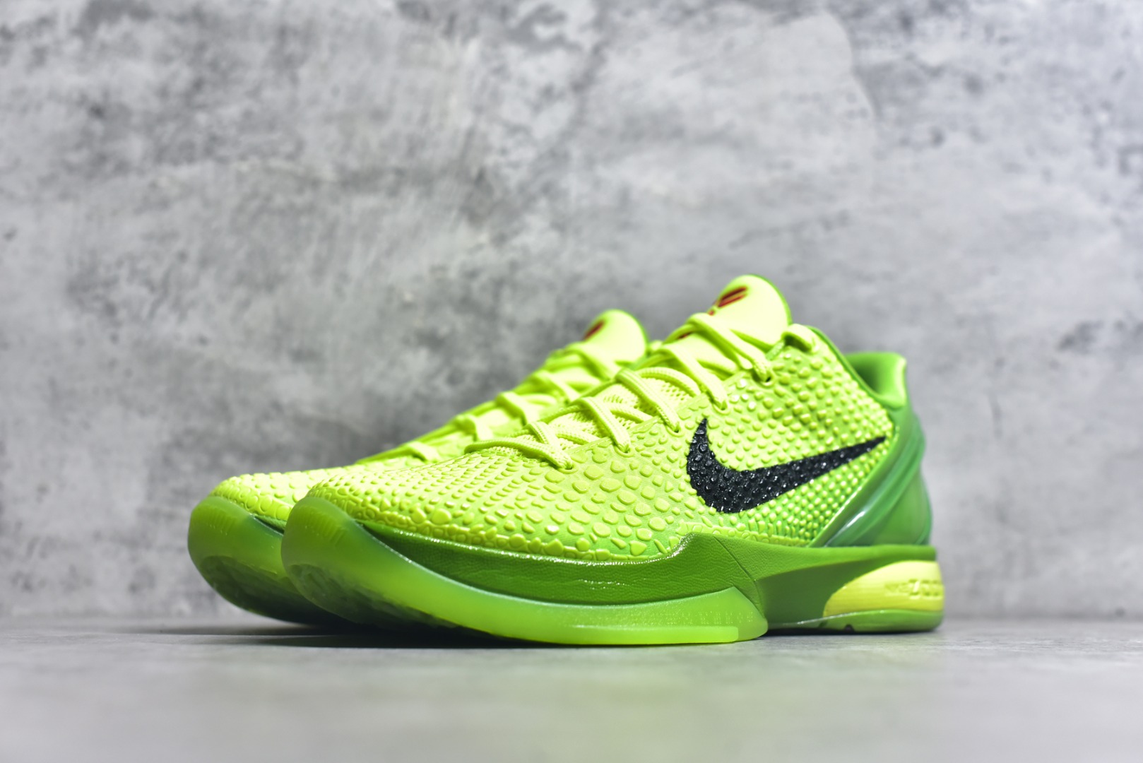 图片[2]-#NK Zoom Kobe 6 Protro 科比六代 青蜂侠 CW2190-300 完美复刻公司货 前掌超大Zoom Turbo气垫 后掌EVA缓震 真正的原汁原味 还原ZP脚感 全身鞋材卡料色独家定制 唯一正确喷漆工艺Swoosh 正确凹凸蛇鳞工艺 正确鞋面渐变效果 内全置真动飞态线 独立原厂模具 最大尺码达到48.5码 首批不拼图大几率过验 亲测已过 支持各种高强度实战 无需担心 上脚价 补货周期极长 脚宽建议买大半码 科比系列前掌偏窄 不影响二次销售 支持七天无理由退换 尺码：40 40.5 41 42 42.5 43 44 44.5 45 45.5 46 47.5 48.5-选品中心