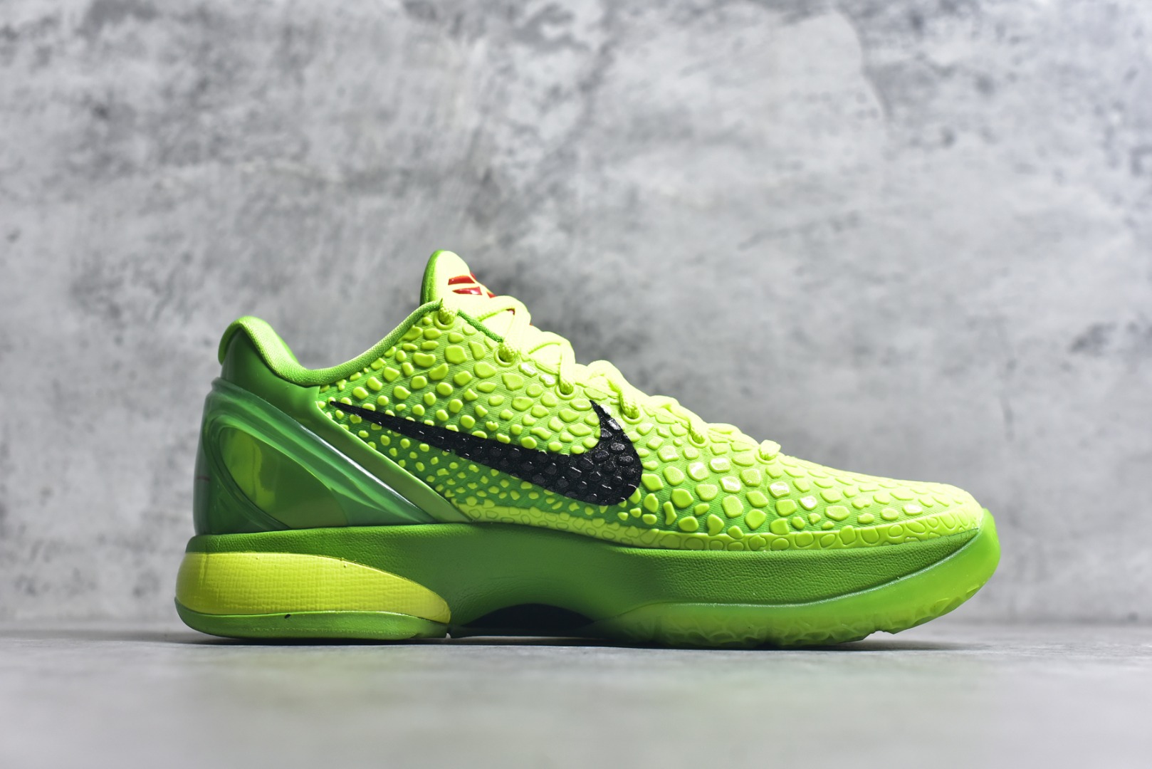 图片[3]-#NK Zoom Kobe 6 Protro 科比六代 青蜂侠 CW2190-300 完美复刻公司货 前掌超大Zoom Turbo气垫 后掌EVA缓震 真正的原汁原味 还原ZP脚感 全身鞋材卡料色独家定制 唯一正确喷漆工艺Swoosh 正确凹凸蛇鳞工艺 正确鞋面渐变效果 内全置真动飞态线 独立原厂模具 最大尺码达到48.5码 首批不拼图大几率过验 亲测已过 支持各种高强度实战 无需担心 上脚价 补货周期极长 脚宽建议买大半码 科比系列前掌偏窄 不影响二次销售 支持七天无理由退换 尺码：40 40.5 41 42 42.5 43 44 44.5 45 45.5 46 47.5 48.5-选品中心