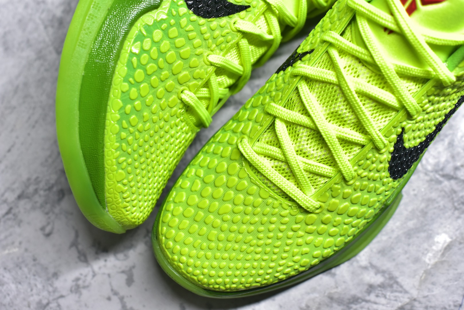 图片[8]-#NK Zoom Kobe 6 Protro 科比六代 青蜂侠 CW2190-300 完美复刻公司货 前掌超大Zoom Turbo气垫 后掌EVA缓震 真正的原汁原味 还原ZP脚感 全身鞋材卡料色独家定制 唯一正确喷漆工艺Swoosh 正确凹凸蛇鳞工艺 正确鞋面渐变效果 内全置真动飞态线 独立原厂模具 最大尺码达到48.5码 首批不拼图大几率过验 亲测已过 支持各种高强度实战 无需担心 上脚价 补货周期极长 脚宽建议买大半码 科比系列前掌偏窄 不影响二次销售 支持七天无理由退换 尺码：40 40.5 41 42 42.5 43 44 44.5 45 45.5 46 47.5 48.5-选品中心