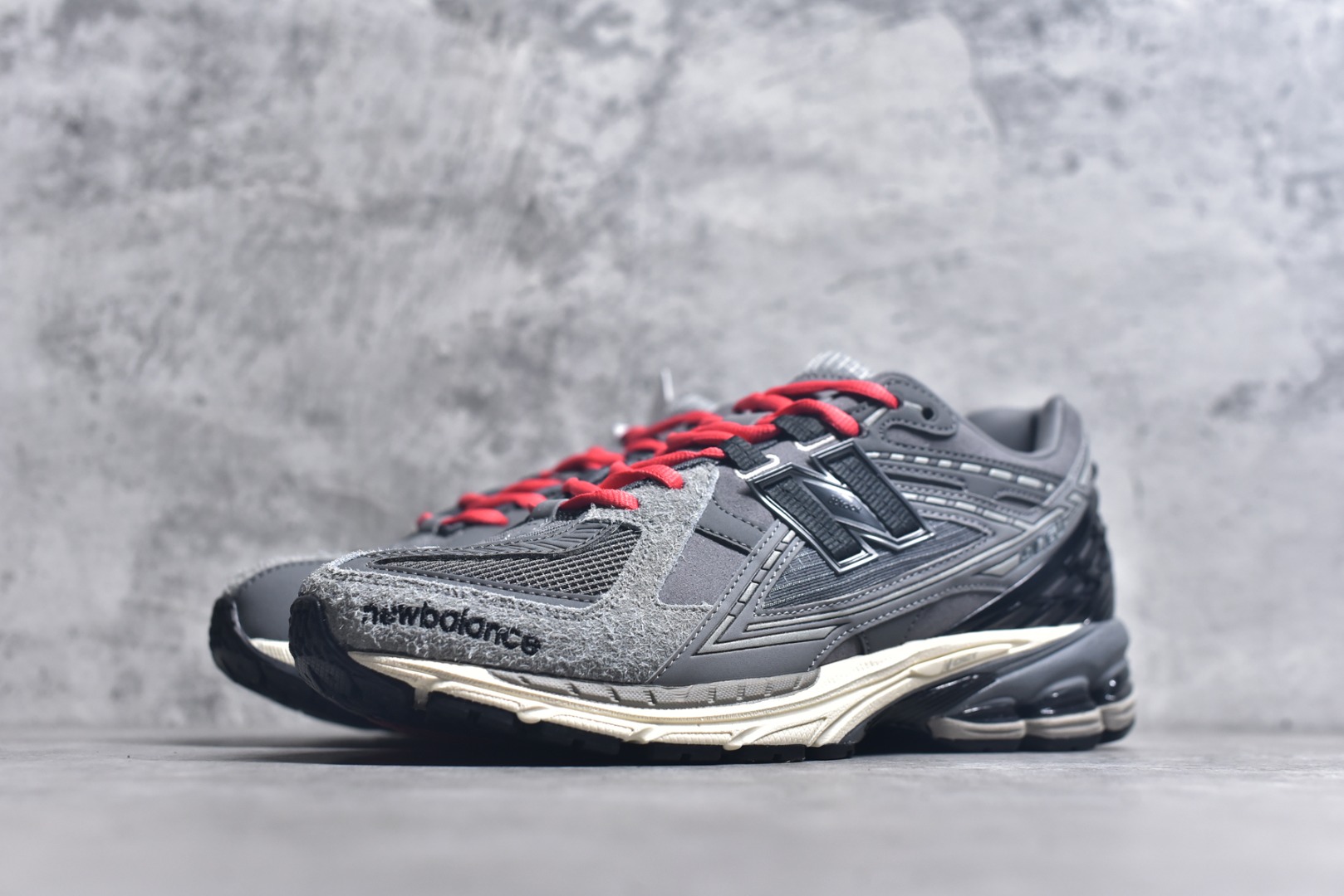 图片[2]-#New Balance M1906系列复古单品宝藏老爹鞋款 复古元素叠加 质感超级棒 楦版型材料细节做工精细 作为NB最经典的档案鞋型之一 与2002一样，1906有着NB最成熟的技术加持和复古款式，而本次推出的版本参照2002r的定位，相信会在性价两端做出权衡。单从造型上来看，依旧是vibe风格，味道很正，细节也很酷，这双1906r无疑必能打入复古跑鞋爱好者的年度鞋款名录 货号：U1906NGC 尺码：36-46.5（半）-选品中心