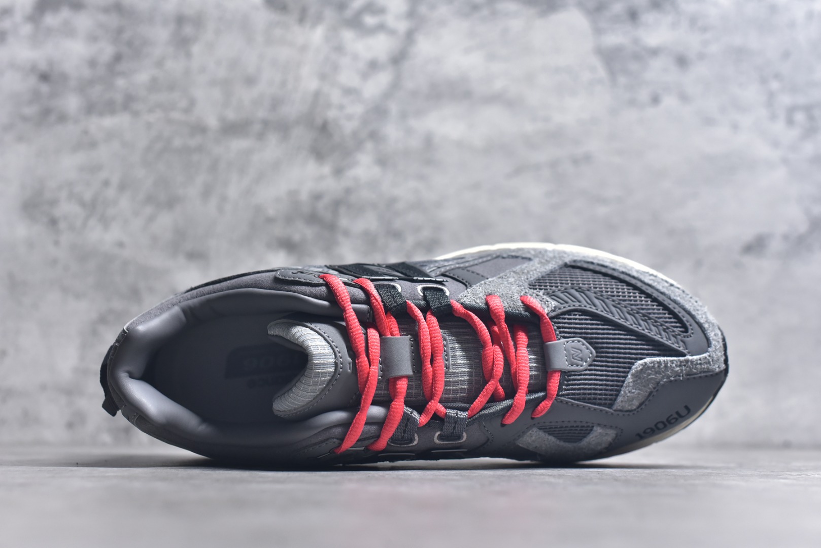 图片[4]-#New Balance M1906系列复古单品宝藏老爹鞋款 复古元素叠加 质感超级棒 楦版型材料细节做工精细 作为NB最经典的档案鞋型之一 与2002一样，1906有着NB最成熟的技术加持和复古款式，而本次推出的版本参照2002r的定位，相信会在性价两端做出权衡。单从造型上来看，依旧是vibe风格，味道很正，细节也很酷，这双1906r无疑必能打入复古跑鞋爱好者的年度鞋款名录 货号：U1906NGC 尺码：36-46.5（半）-选品中心