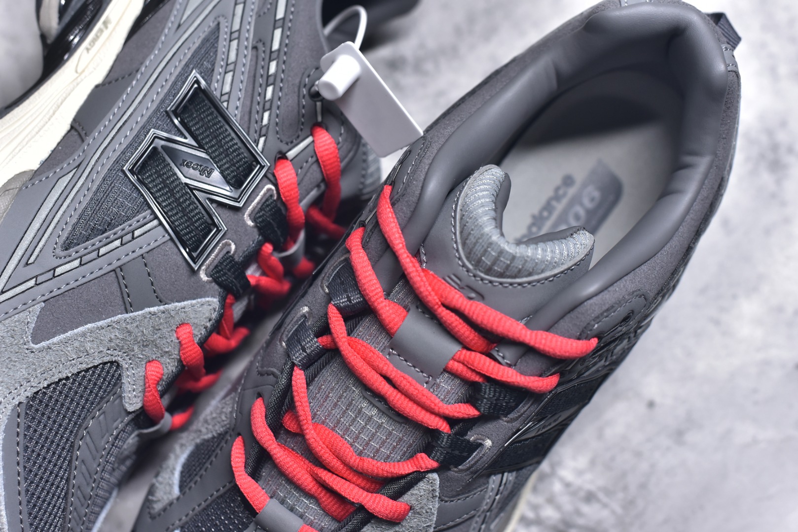 图片[9]-#New Balance M1906系列复古单品宝藏老爹鞋款 复古元素叠加 质感超级棒 楦版型材料细节做工精细 作为NB最经典的档案鞋型之一 与2002一样，1906有着NB最成熟的技术加持和复古款式，而本次推出的版本参照2002r的定位，相信会在性价两端做出权衡。单从造型上来看，依旧是vibe风格，味道很正，细节也很酷，这双1906r无疑必能打入复古跑鞋爱好者的年度鞋款名录 货号：U1906NGC 尺码：36-46.5（半）-选品中心