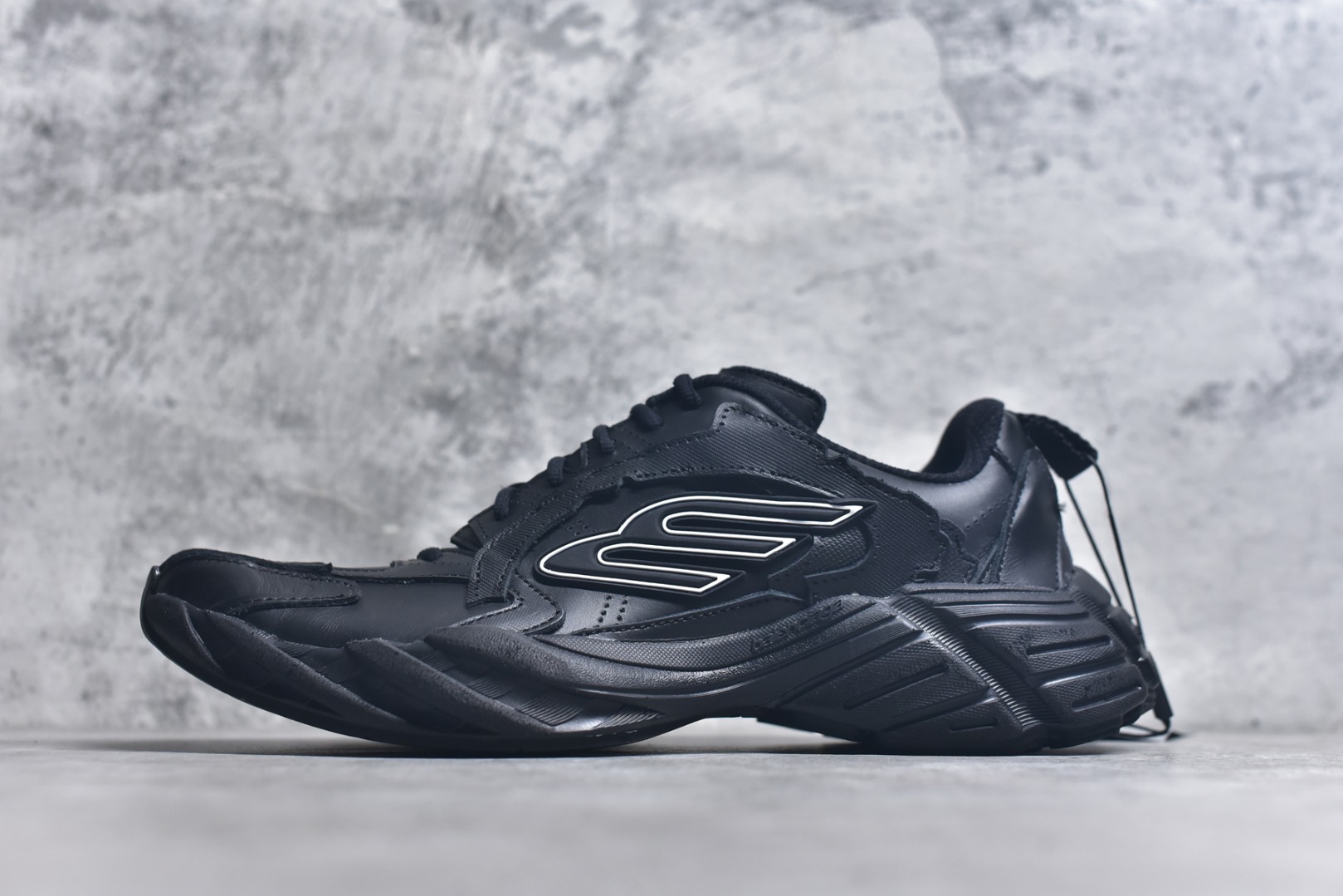 #Balenciaga巴黎世家 MONDAY 黑色 货号：825418 WDTSC 1000 尺码：35 36 37 38 39 40 41 42 43 44 45 46-选品中心