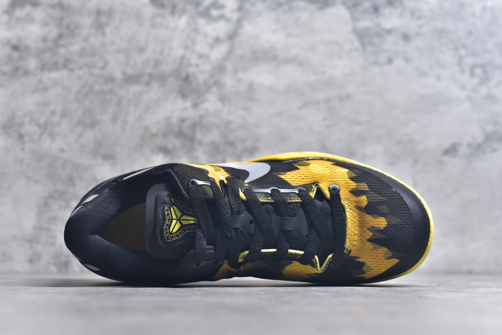 图片[4]-#NK Zoom Kobe 8 科比八代 黑黄 555286-077 React 科技鞋垫加持 实战配置直接拉满 原楦纸板开发 鞋身流线型、后跟塑形 区分土肥圆 原厂针织鞋面一针一线匹配原版 全身鞋材卡料色独家定制 唯一万针立体刺绣SWOOSH 真实底模最大48.5 实战利器 专供海外市场 尺码：40 40.5 41 42 42.5 43 44 44.5 45 46 47.5 48.5 （脚宽、脚胖 建议买大半码）-选品中心
