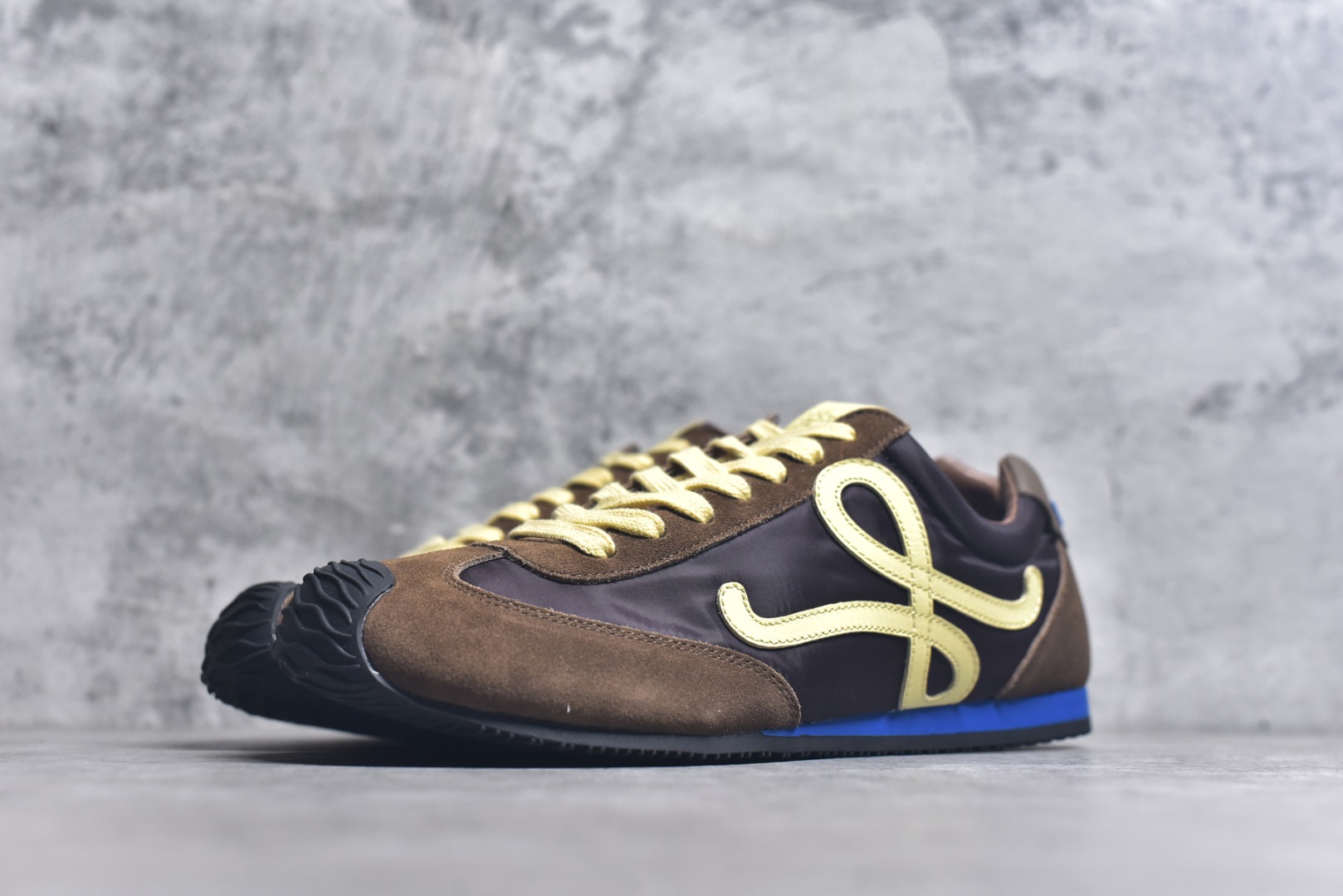 图片[2]-#LOEWE罗意威 Ballet Runner 2.0 尼龙牛皮革 圆头系带 棕色 尺码：35-44-选品中心