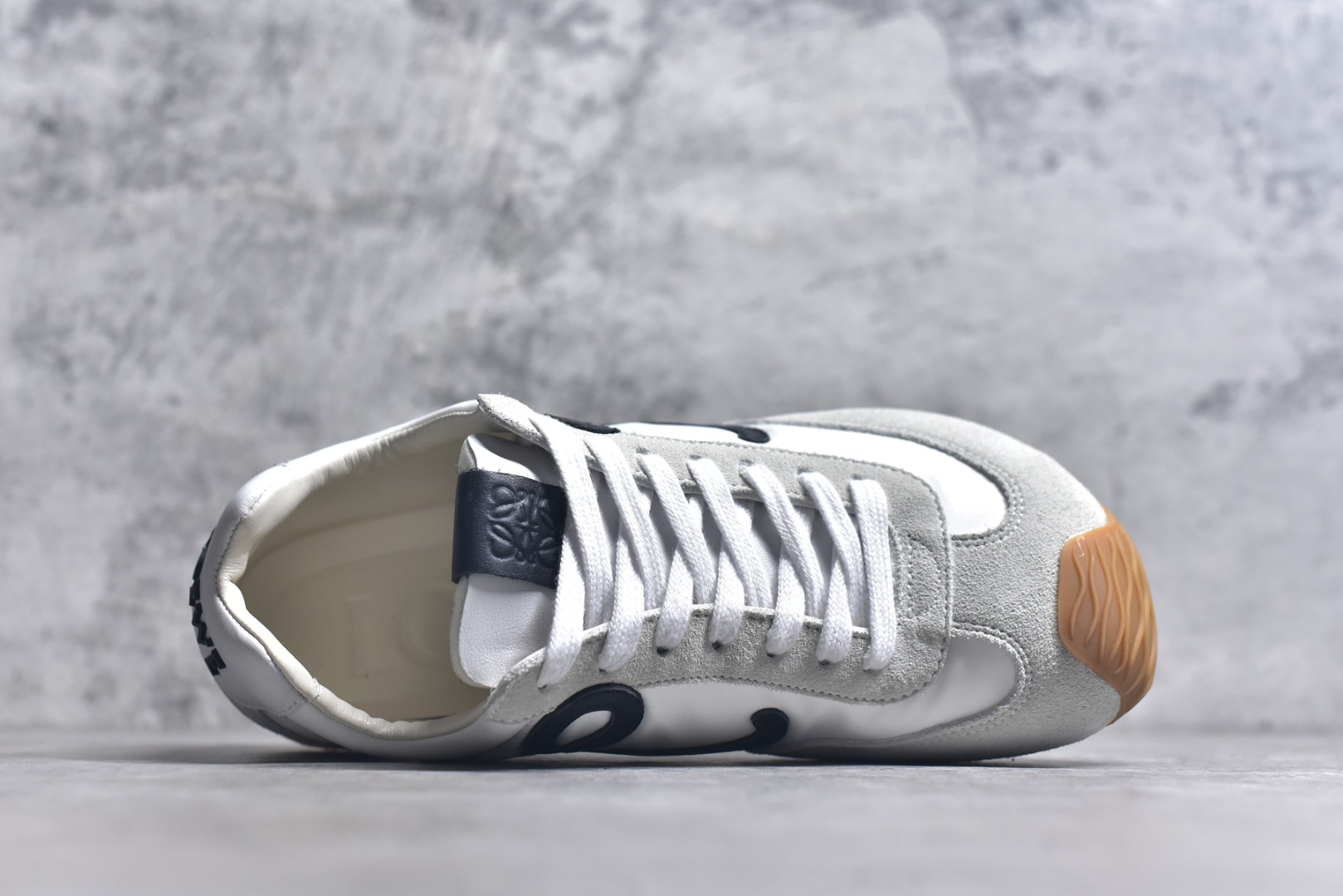 图片[4]-#LOEWE罗意威 Ballet Runner 2.0 尼龙牛皮革 圆头系带 白色 尺码：35-44-选品中心