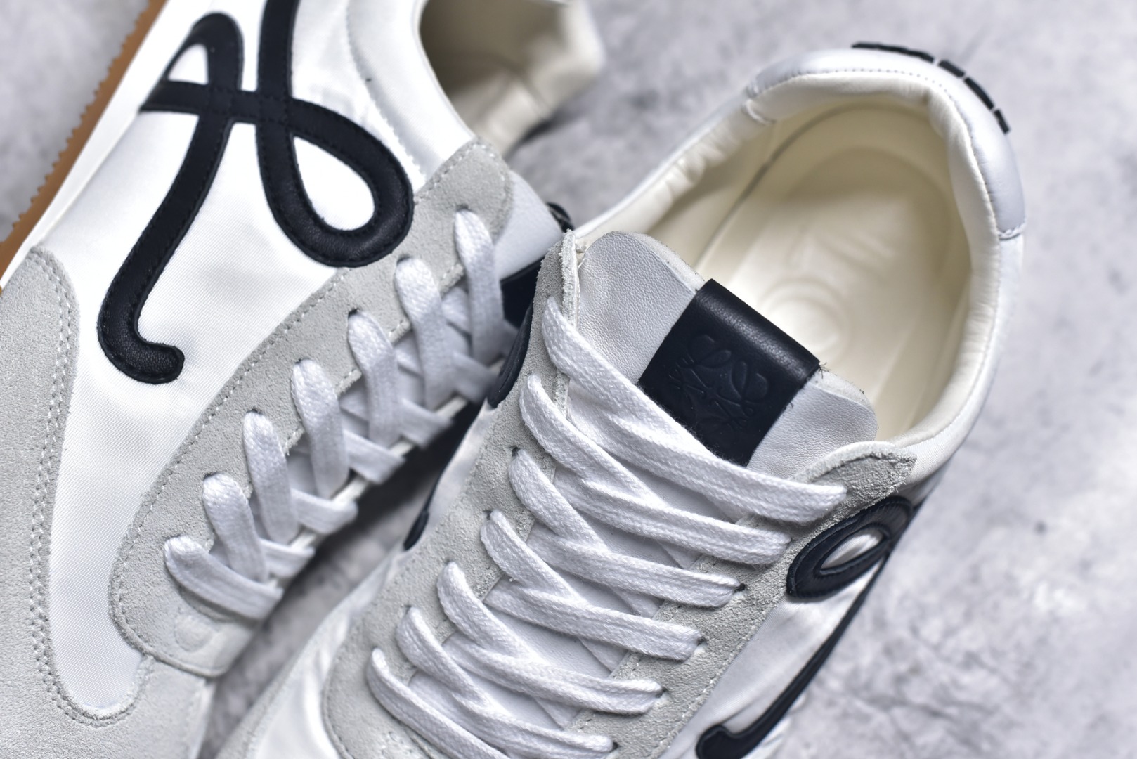 图片[9]-#LOEWE罗意威 Ballet Runner 2.0 尼龙牛皮革 圆头系带 白色 尺码：35-44-选品中心