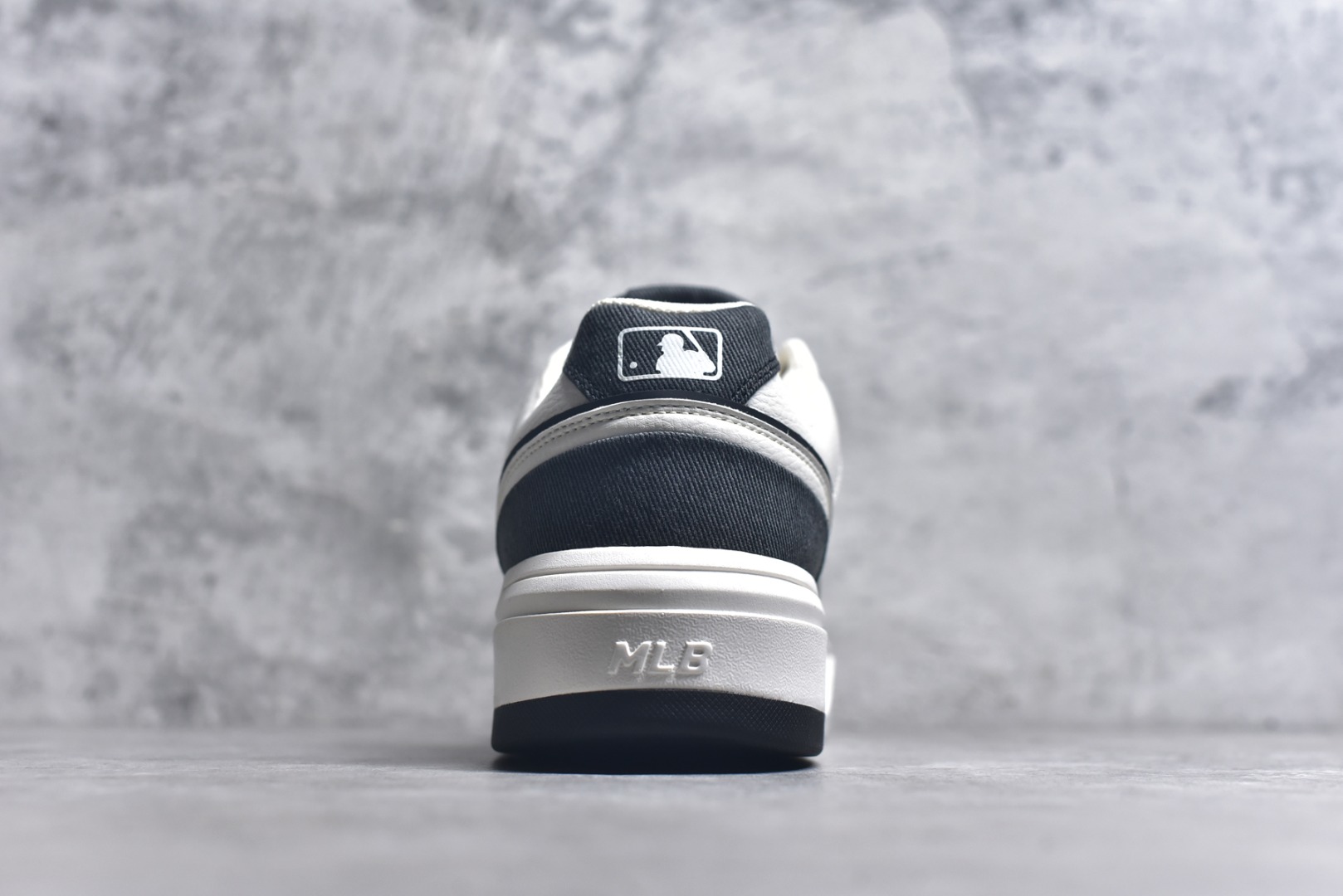 图片[5]-#New York Yankees x MLB Chunky Liner Low 洋基队学长鞋系列低帮老爹风轻量增高厚底百搭休闲运动板鞋 采用环保纤维革面鞋面材质 全新独立5cm厘米外增高轻质发泡中底组合耐磨橡胶外底片 货号：3ASXD015N 尺码：35-45-选品中心