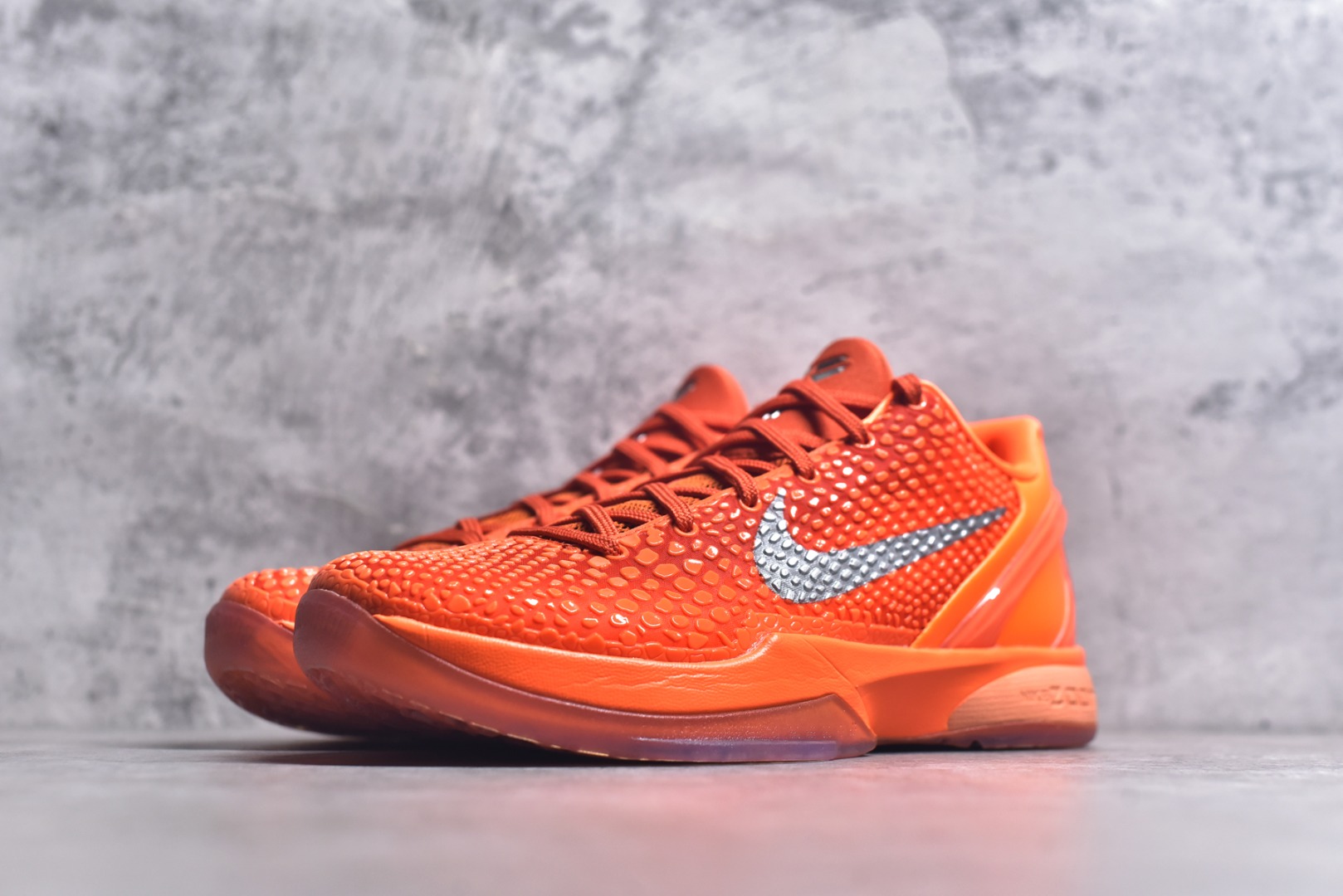 图片[2]-#NK Zoom Kobe 6 Protro 科比六代 暴力橙 IH1871-800 完美复刻公司货 前掌超大Zoom Turbo气垫 后掌EVA缓震 真正的原汁原味 还原ZP脚感 全身鞋材卡料色独家定制 唯一正确喷漆工艺Swoosh 正确凹凸蛇鳞工艺 正确鞋面渐变效果 内全置真动飞态线 独立原厂模具 最大尺码达到48.5码 首批不拼图大几率过验 亲测已过 支持各种高强度实战 无需担心 上脚价 补货周期极长 脚宽建议买大半码 科比系列前掌偏窄 不影响二次销售 支持七天无理由退换 尺码：40 40.5 41 42 42.5 43 44 44.5 45 45.5 46 47.5 48.5-选品中心